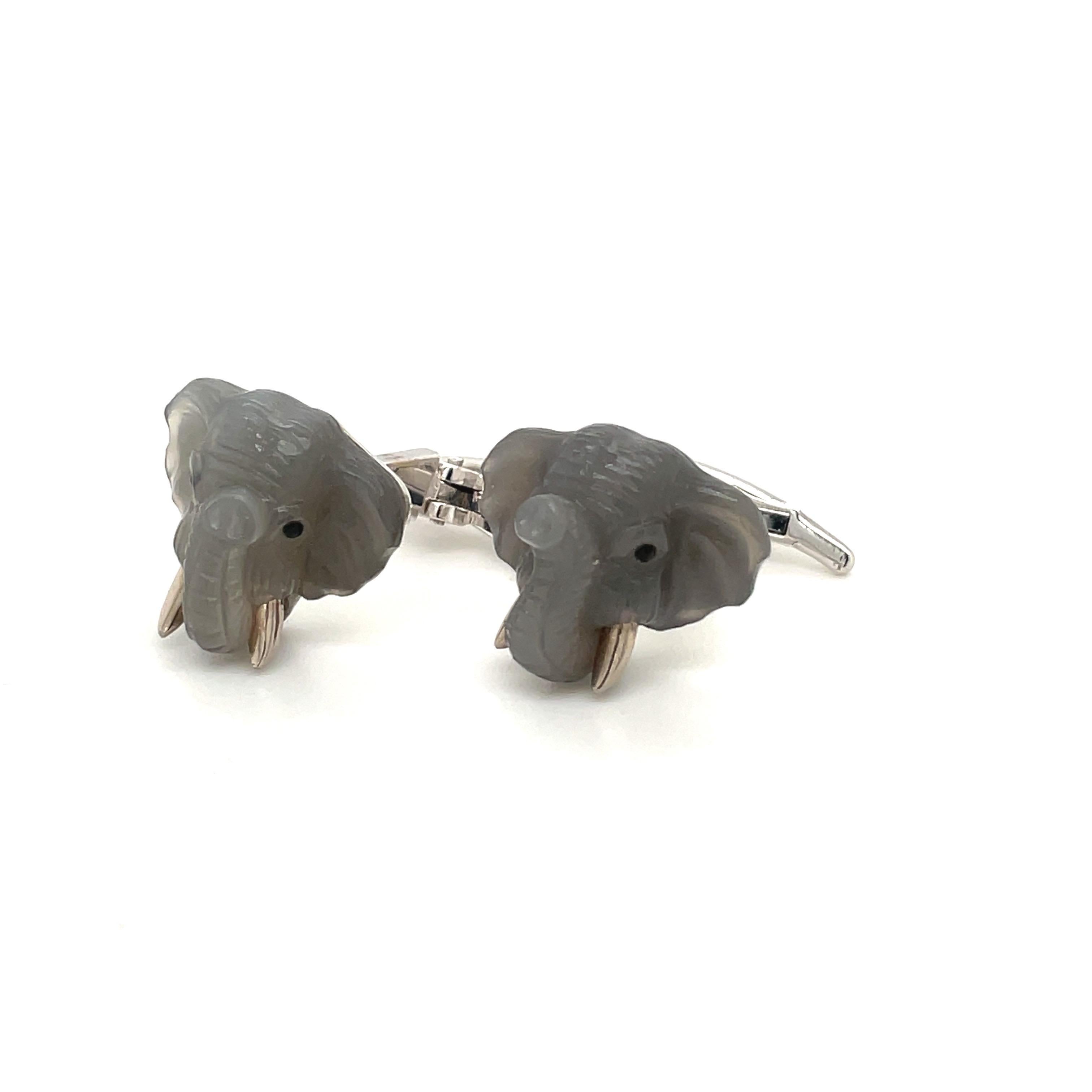 Michael Kanners Boutons de manchette tête d'éléphant en pierre de lune 18 carats et saphir bleu Unisexe en vente