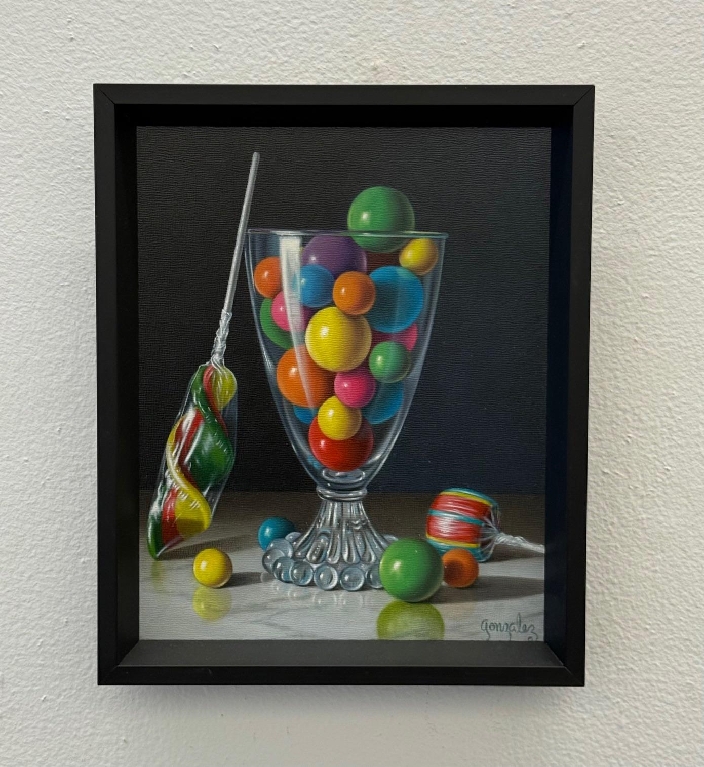 Riqueza, elegancia, diversidad creativa y caracterización emocional son las señas de identidad de esta artista tejana nacida en 1966. Cuando se combinan con su uso dramático de la iluminación, la sombra y el color, sus lienzos crean rápidamente un