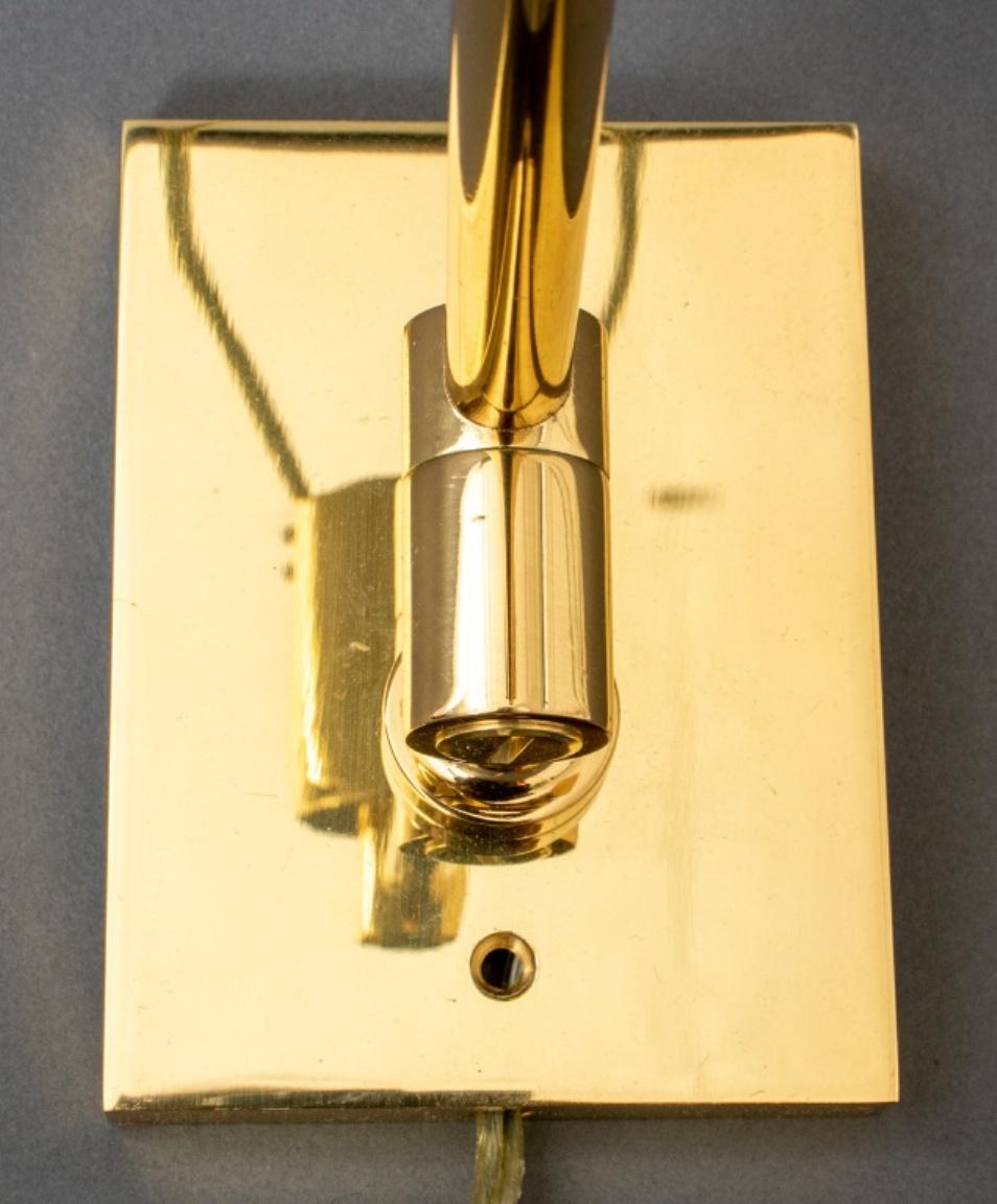 Paar Swing-Arm-Lampen aus Messing von George Hansen für Hinson im Zustand „Gut“ im Angebot in New York, NY