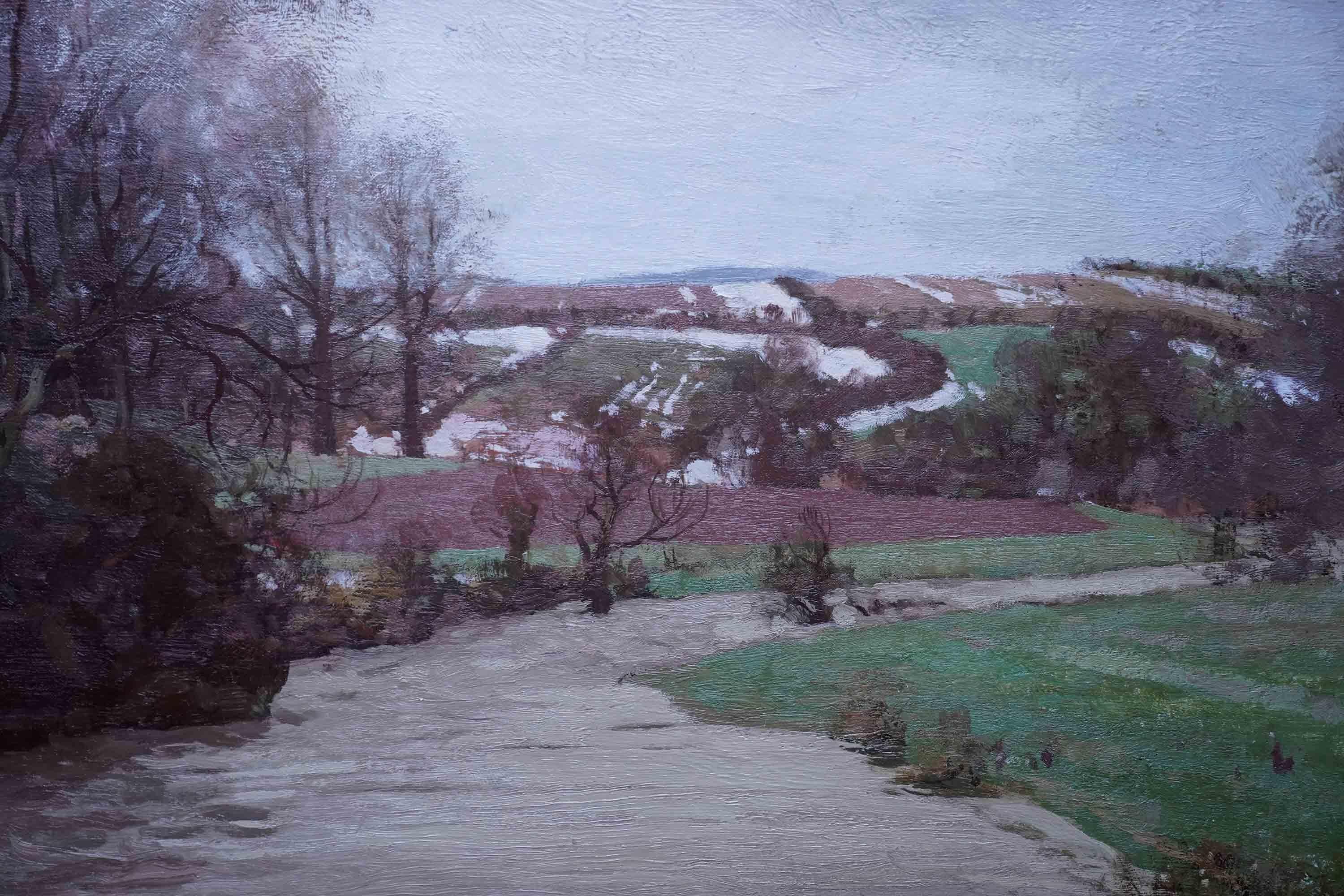 Dieses großartige Ölgemälde einer schottischen impressionistischen Landschaft stammt von dem bekannten Künstler George Houston. Das Bild zeigt den Fluss Ayr im Frühling und wurde um 1920 gemalt. Der kabbelige Fluss im Vordergrund sieht aus, als