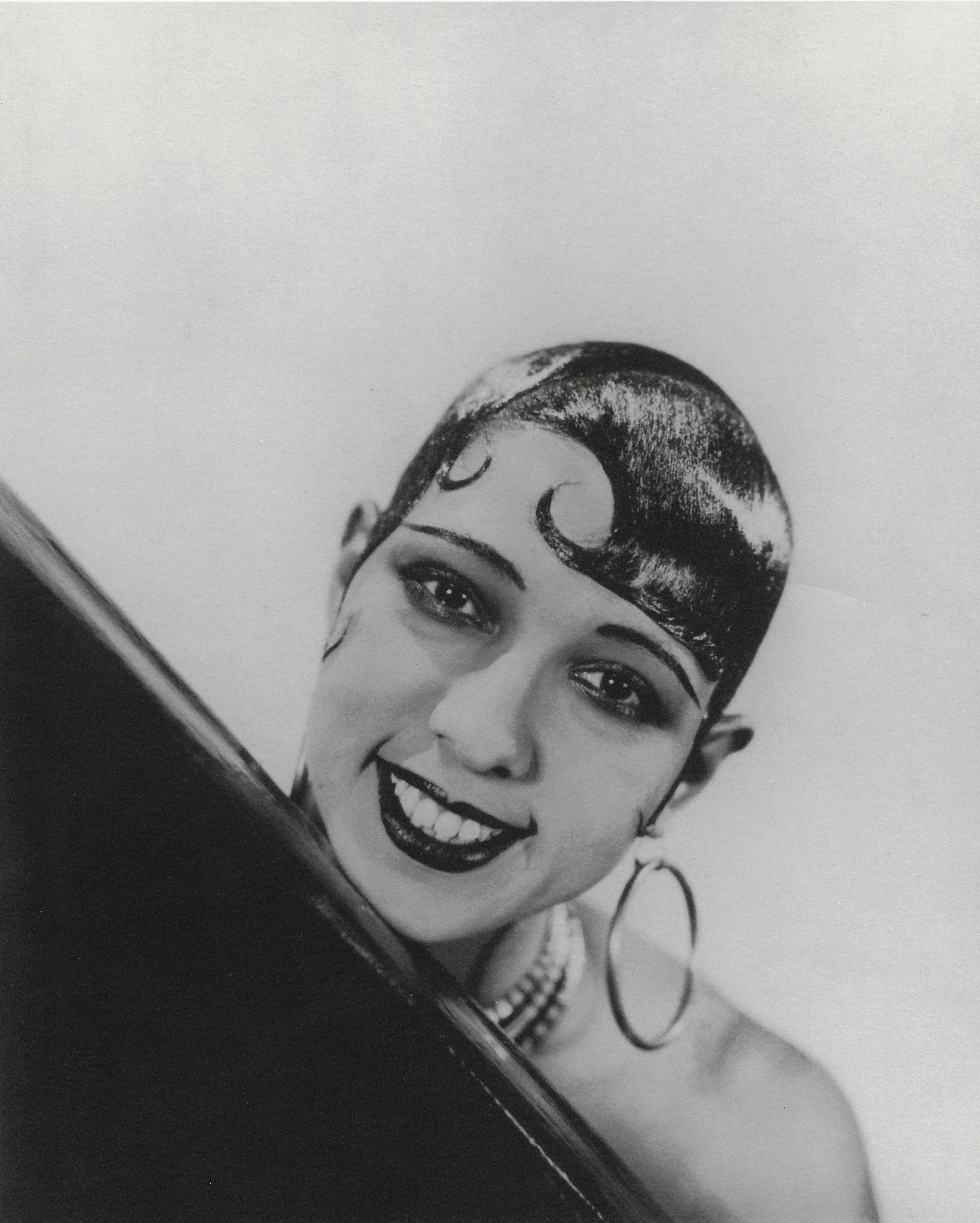 George Hoyningen-Huene Black and White Photograph – Josephine Baker, 1929