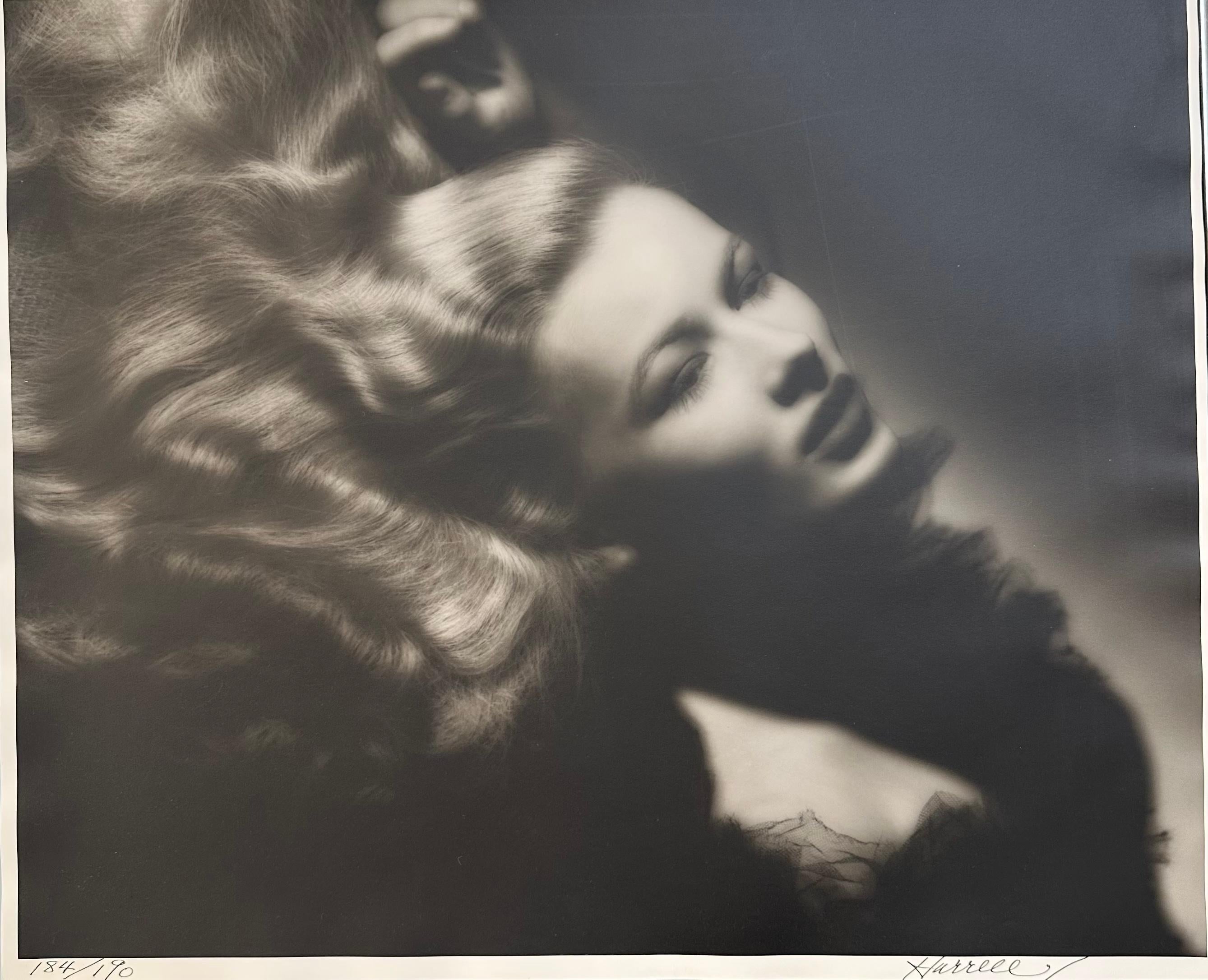 George Hurrell
Veronika See
Aufgenommen 1941, gedruckt zu einem späteren Zeitpunkt
Silber-Gelatine-Druck
Handsigniert von Hurrell in Tinte
Auflage: 184/190 aus der Auflage von 190 