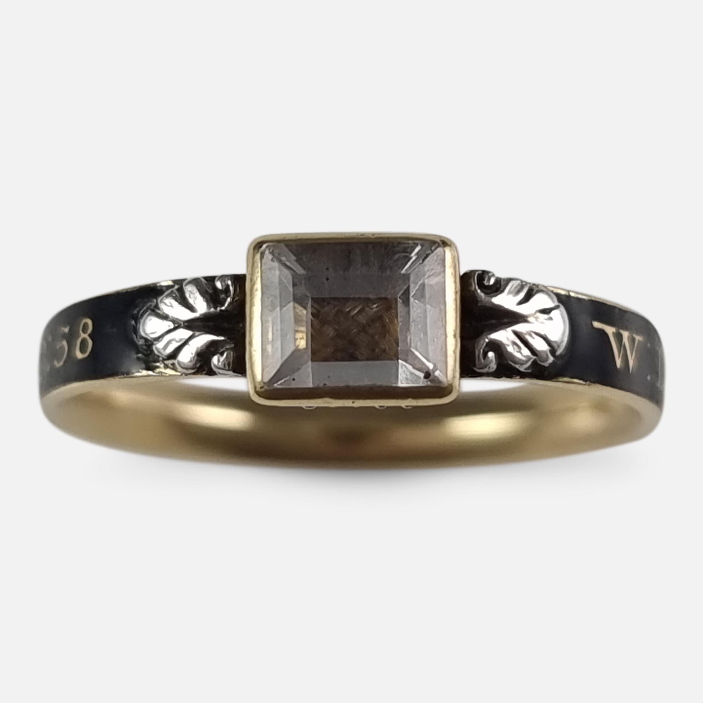 George I 18ct Gold Rock Crystal, Hair-Work, & Enamel Mourning Ring in vendita 11