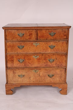Commode George I en loupe d'orme et orme royale