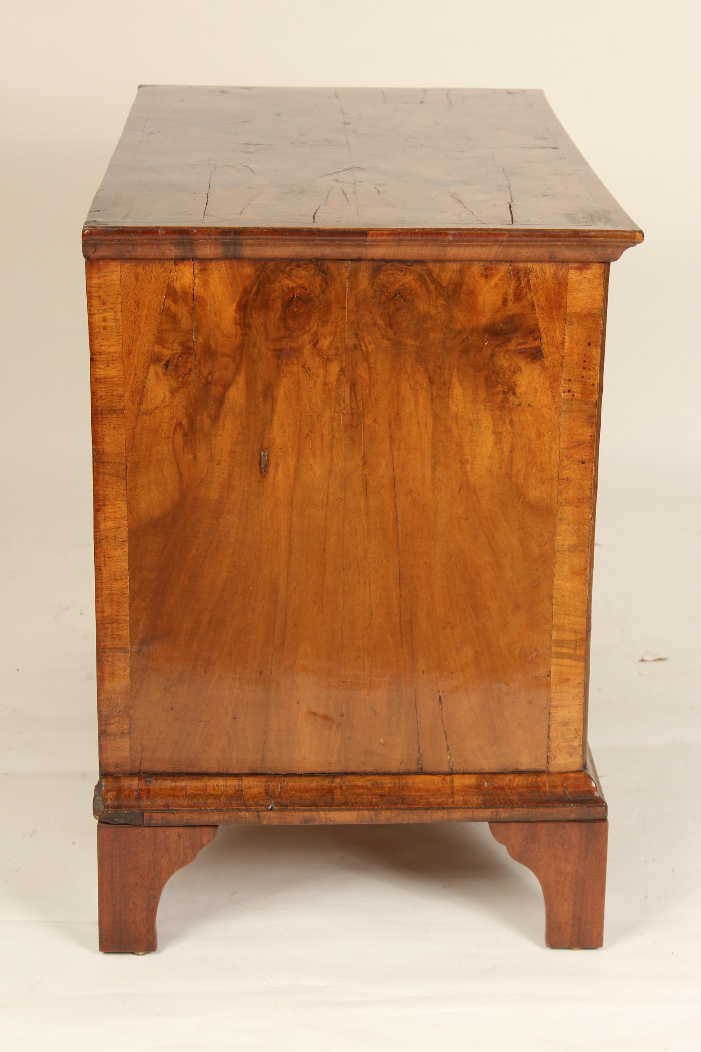 George I Burl Walnut Chest of Drawers In Good Condition In Laguna Beach, CA