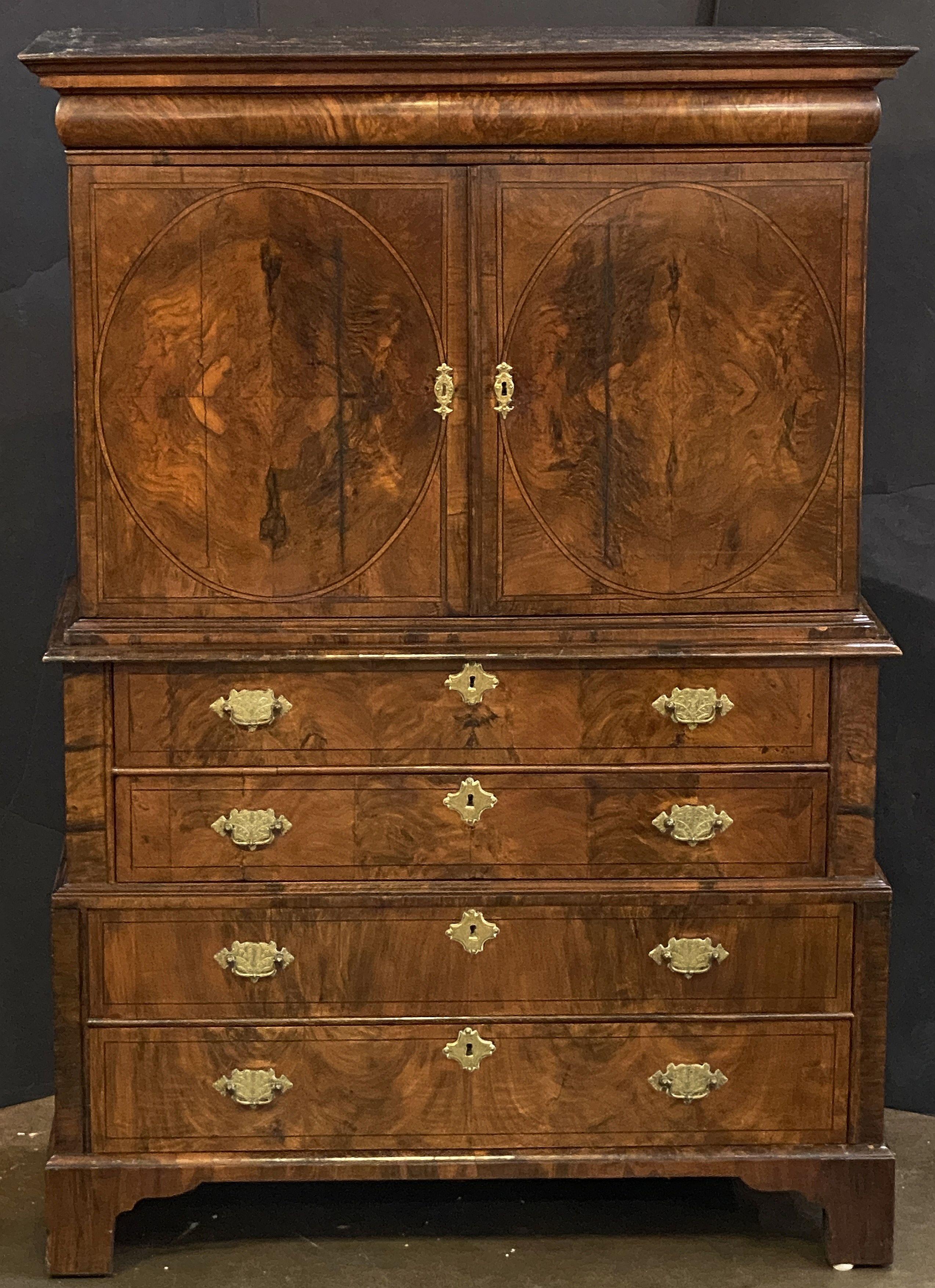 George I Cabinet on Chest of Figured Walnut from the 18th Century For Sale 2