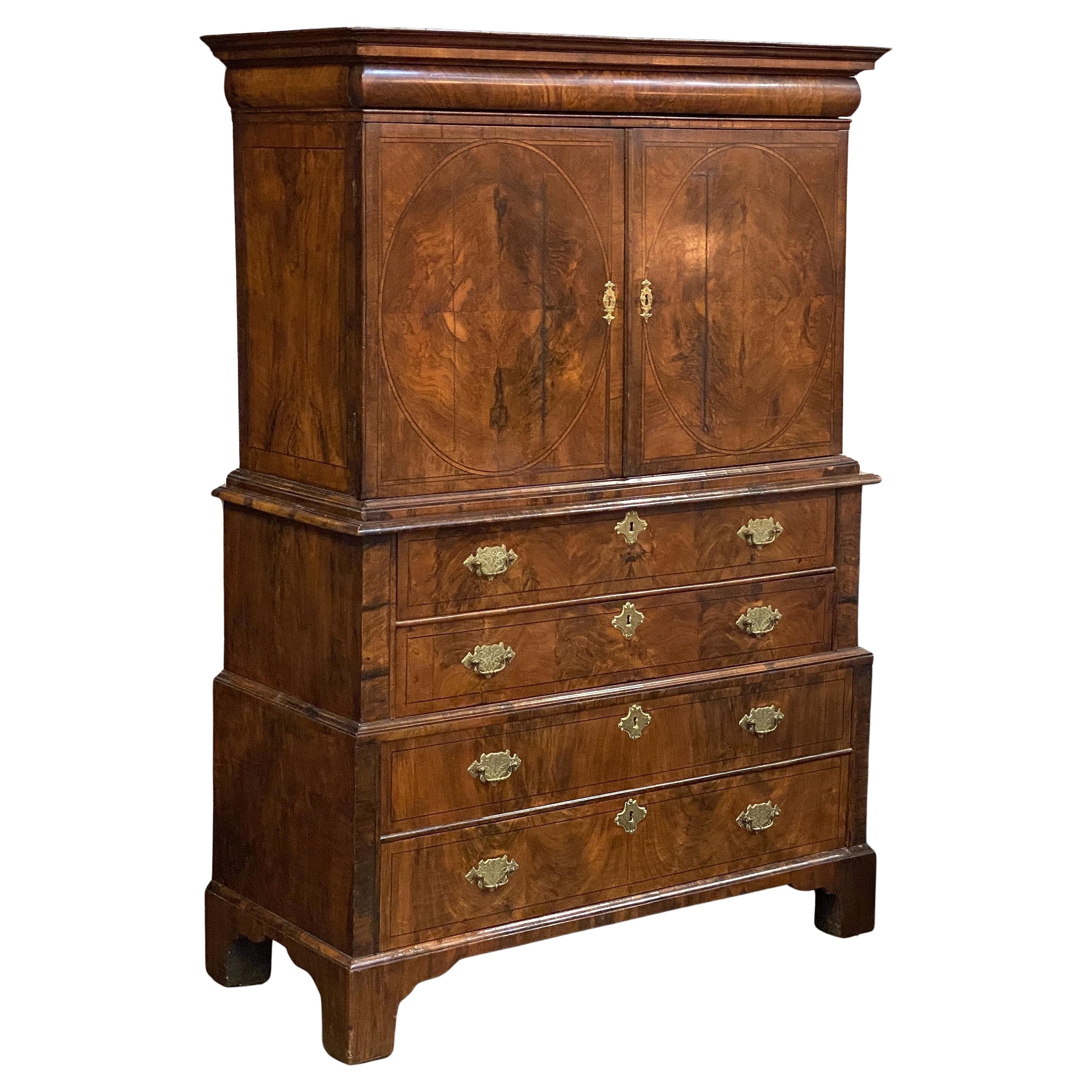 George I Cabinet on Chest of Figured Walnut from the 18th Century For Sale