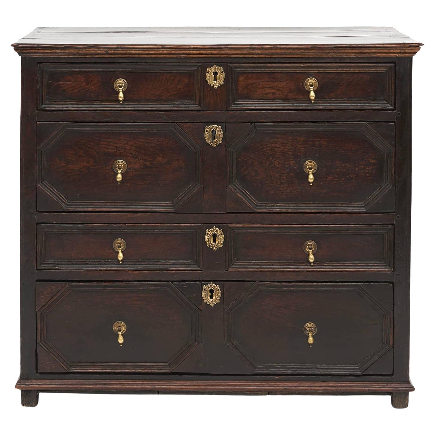 George I Chest of Drawers in Oak, England 1680-1700 For Sale