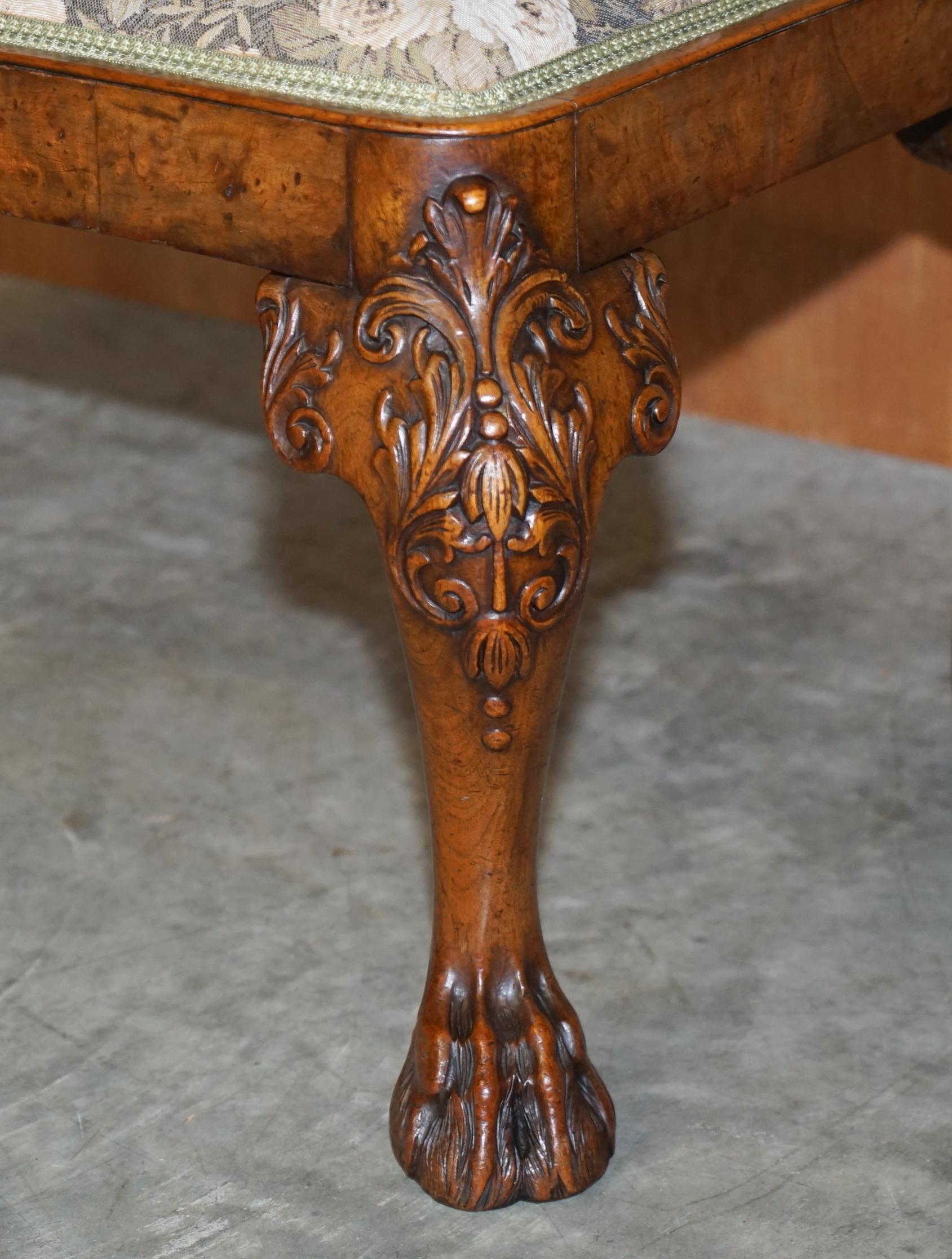 George I circa 1720 Burr Walnut Long Stool Ornately Carved Lion Hairy Paw Feet For Sale 2