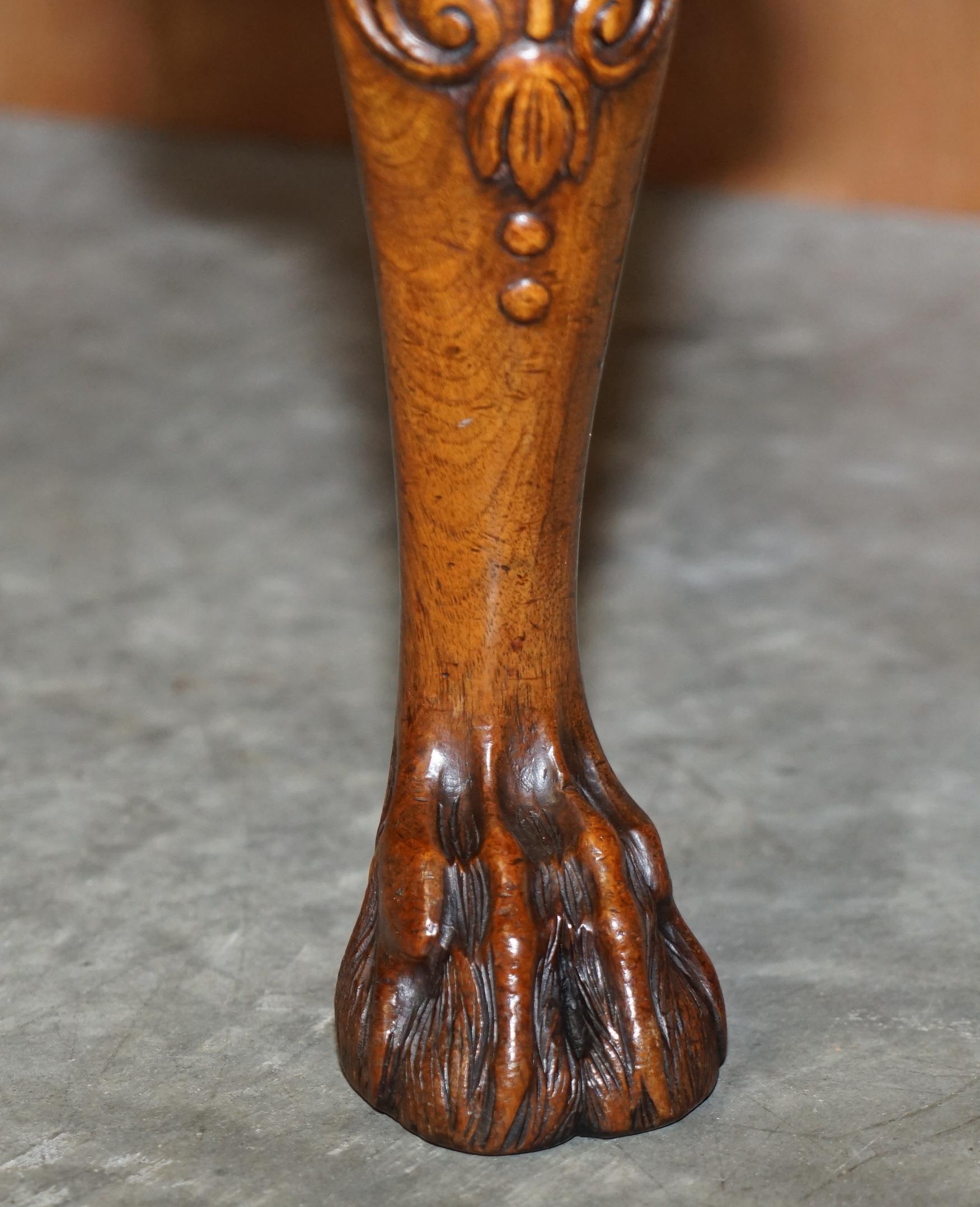 George I circa 1720 Burr Walnut Long Stool Ornately Carved Lion Hairy Paw Feet For Sale 4