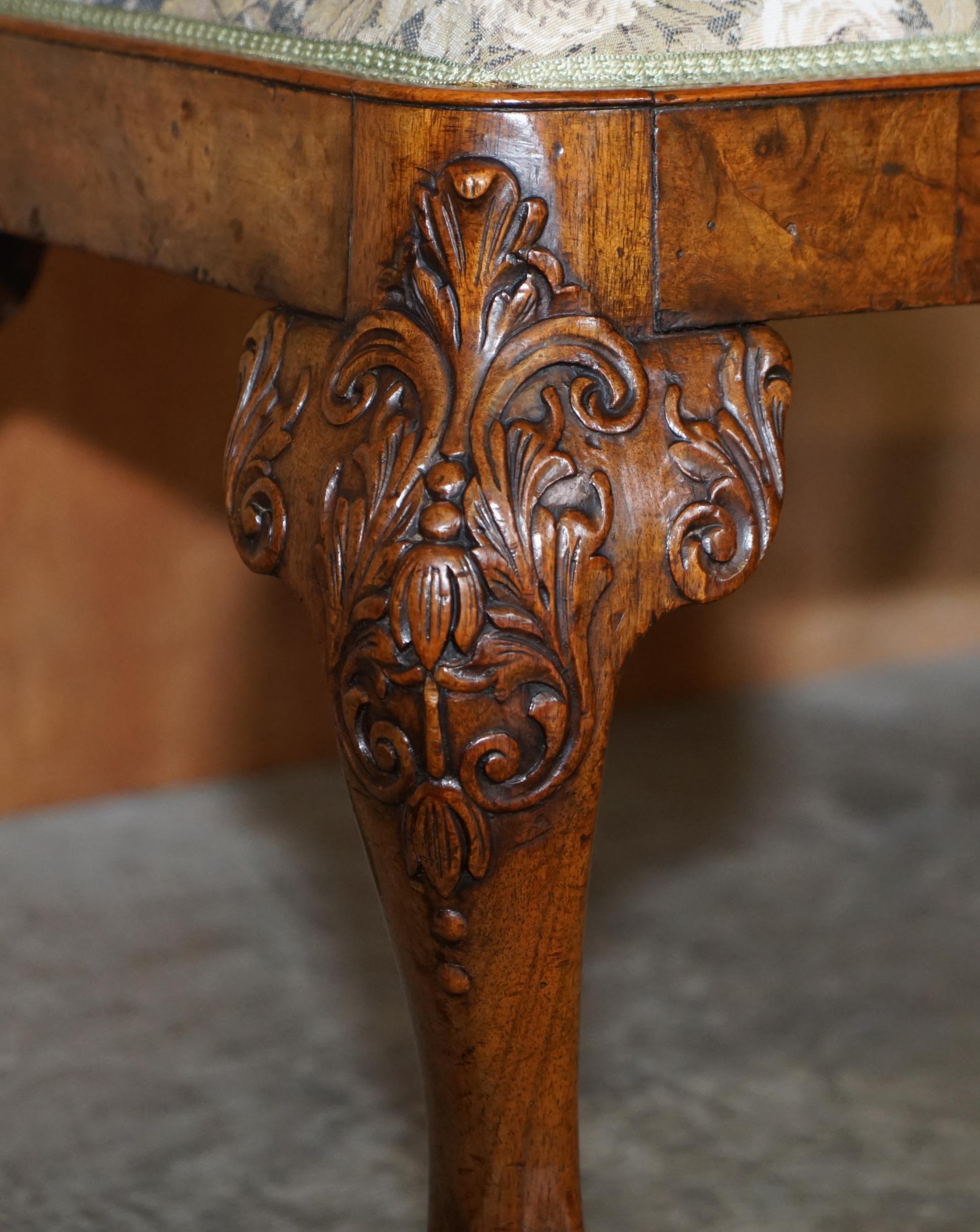 Early 18th Century George I circa 1720 Burr Walnut Long Stool Ornately Carved Lion Hairy Paw Feet For Sale