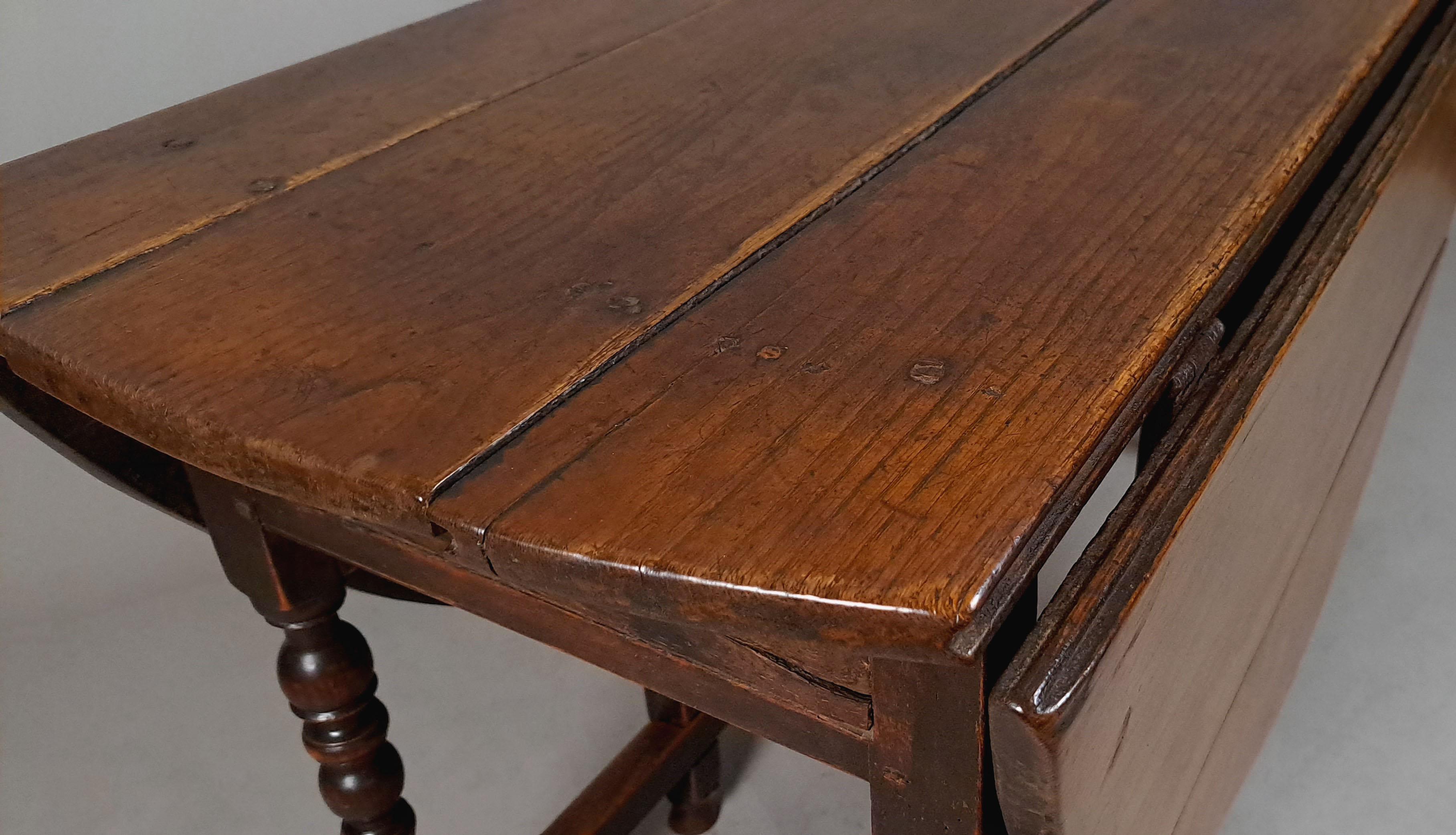 George I Drop Leaf Oak Table c. 1710 For Sale 2