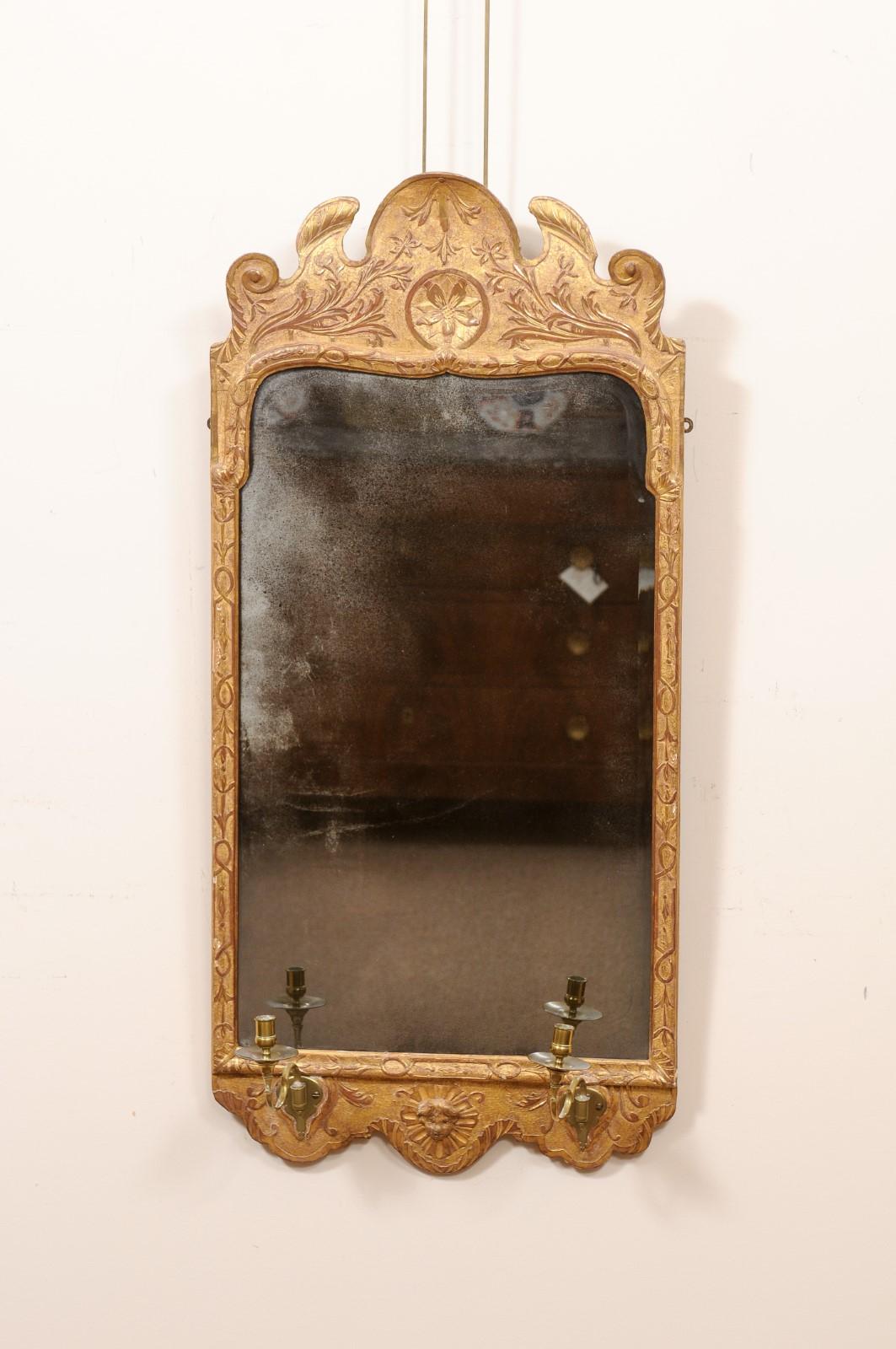 George I Giltwood Mirror with Carved Foliage Detail, England ca. 1725 For Sale 4