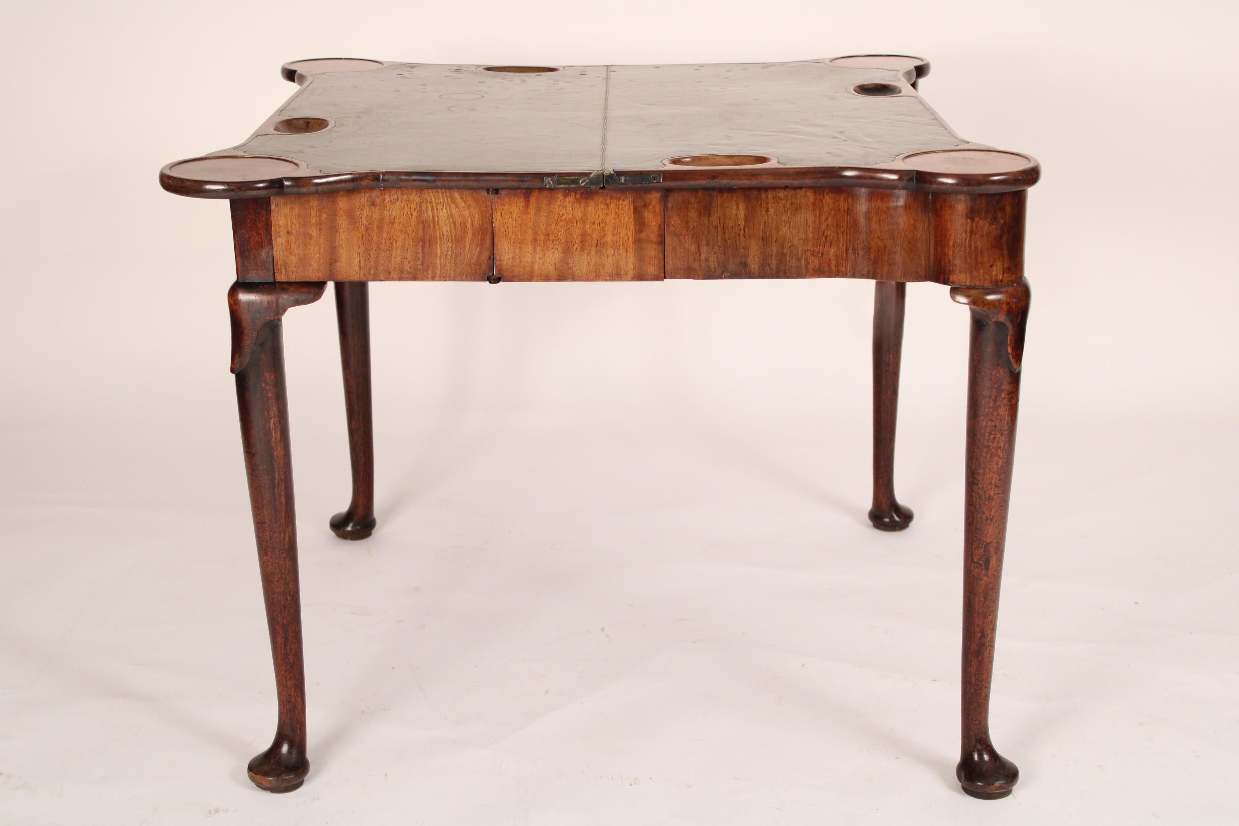 George I Mahogany Games Table with Concertina Action In Good Condition In Laguna Beach, CA
