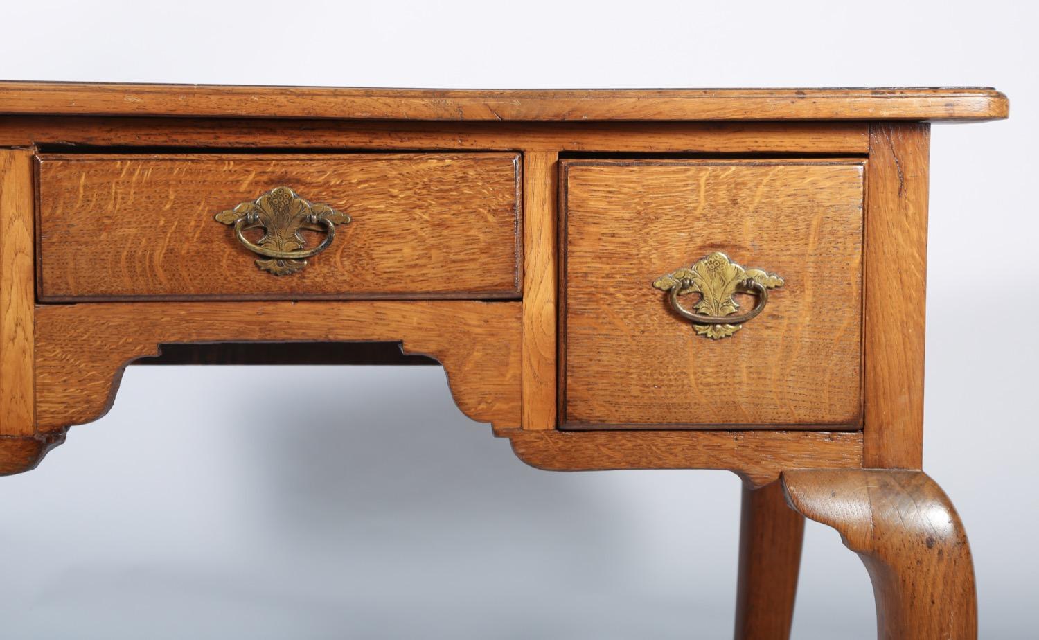 George I Oak Three-Drawer Table (Europäisch)