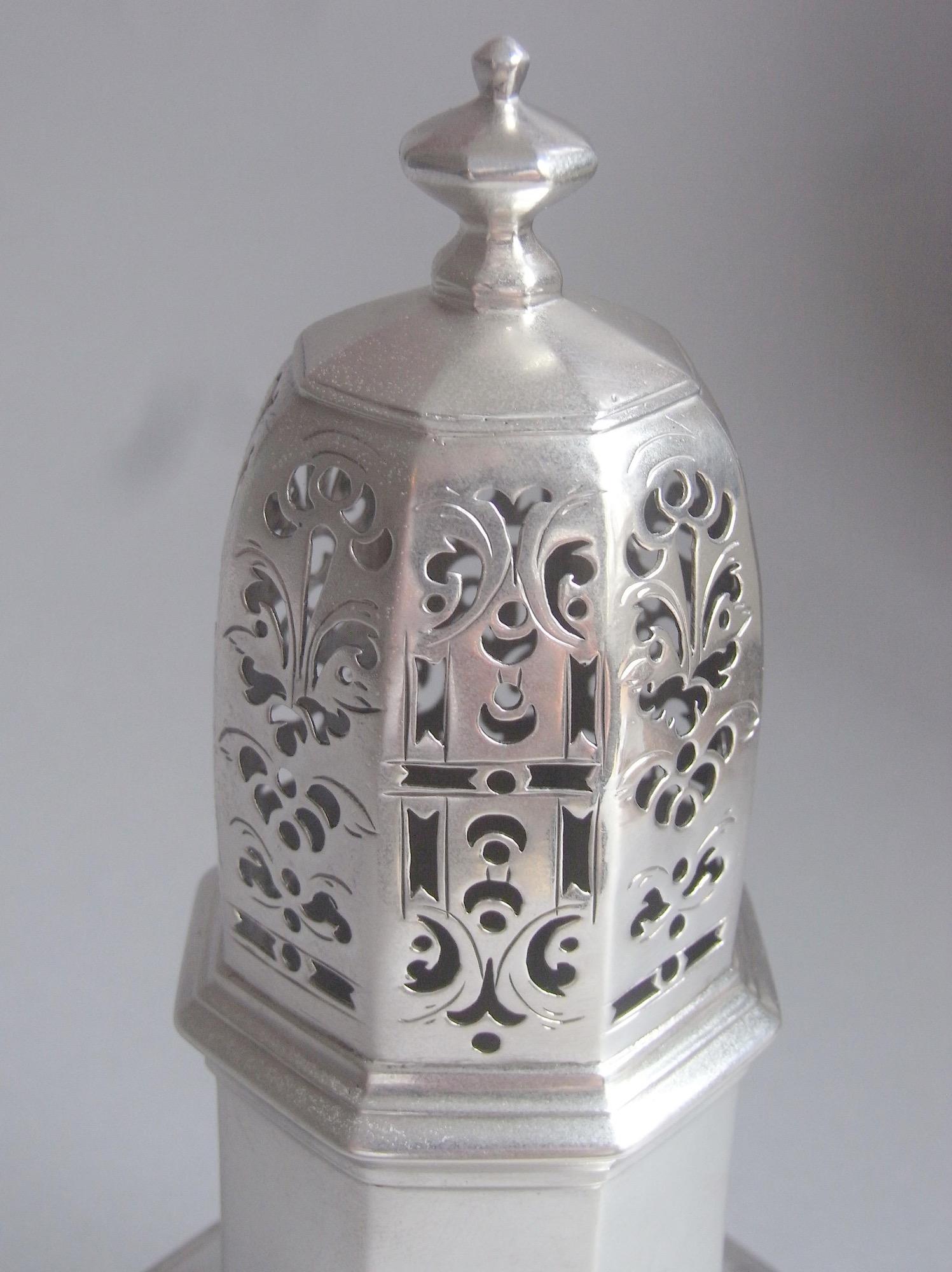 English George I Octagonal Sugar Caster Made in London by Thomas Bamford I in 1726. For Sale