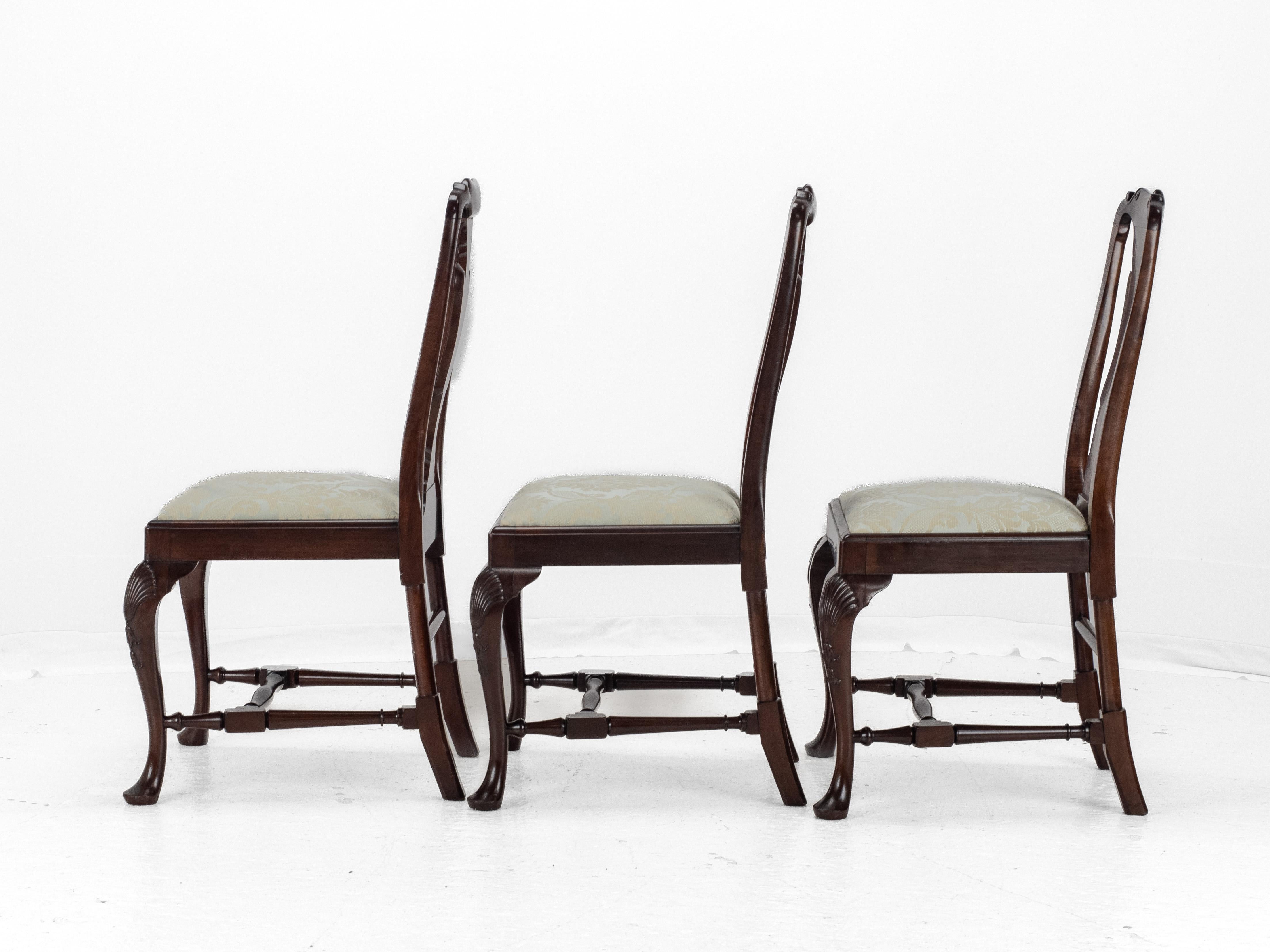 Juego de 8 sillas de comedor de caoba Jorge I / Reina Ana Waring & Gillows en venta 7