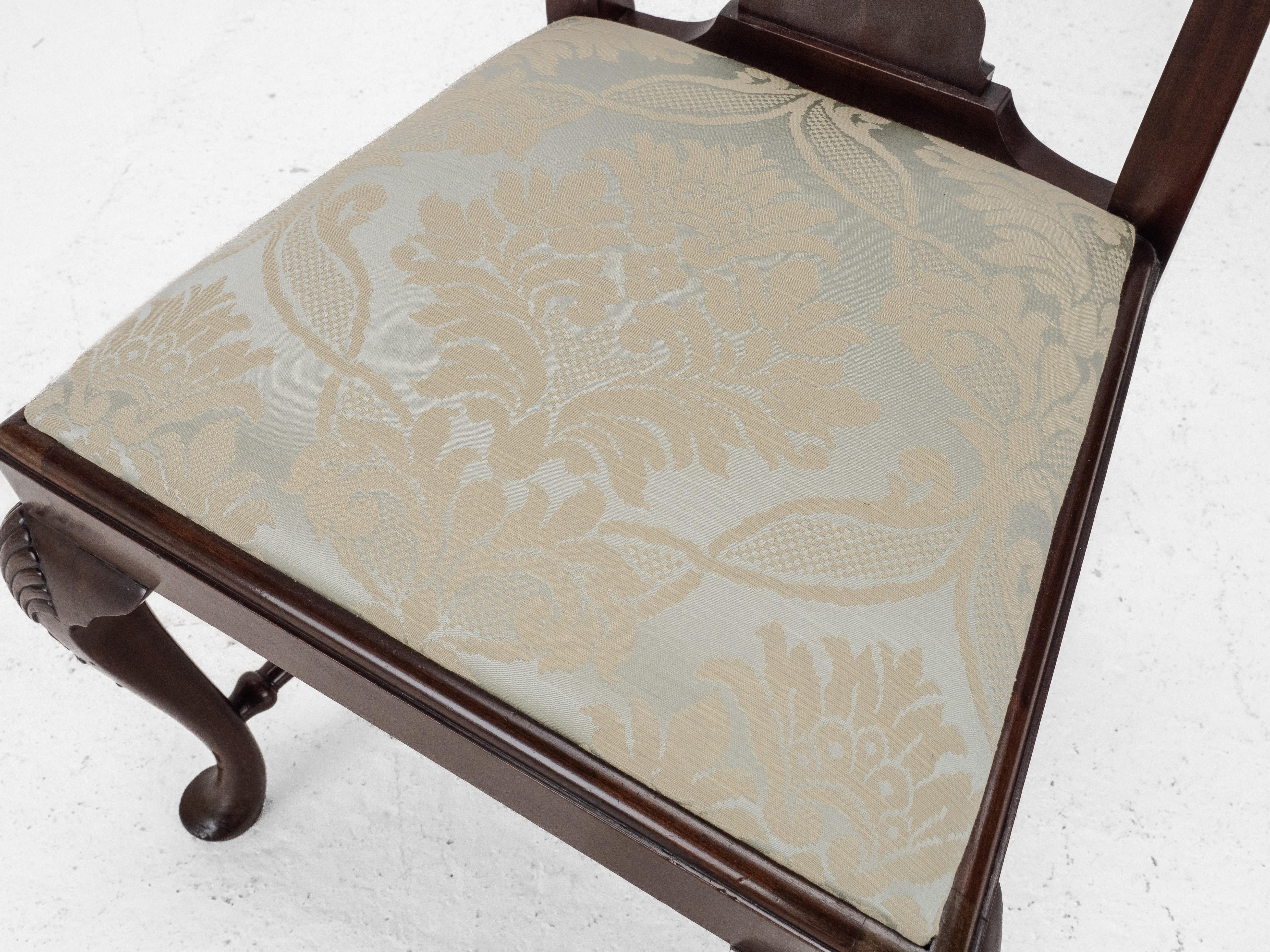 Juego de 8 sillas de comedor de caoba Jorge I / Reina Ana Waring & Gillows en venta 11