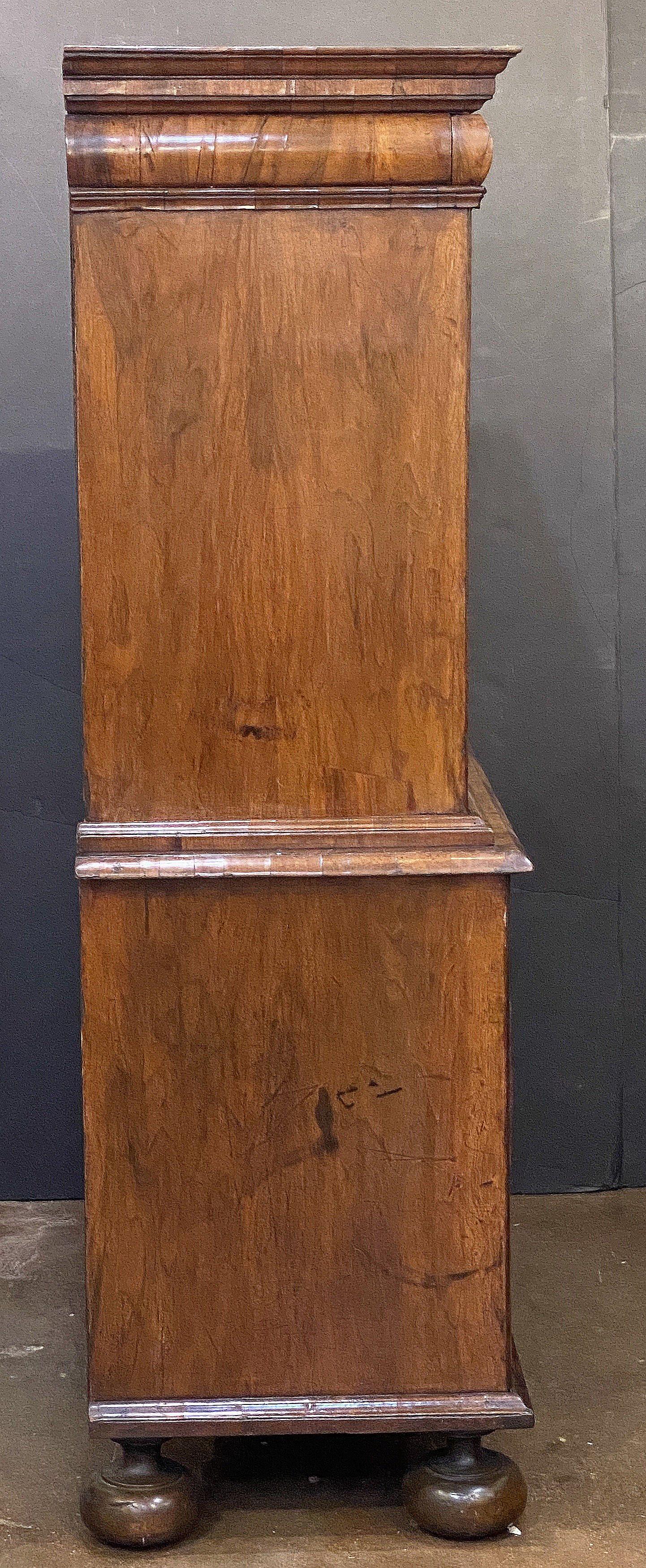 George I Sekretariat oder Escritoire aus gemasertem Nussbaumholz aus dem 18. im Angebot 8