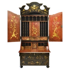 Scrivania in stile Giorgio I, nera e dorata, con interni rossi