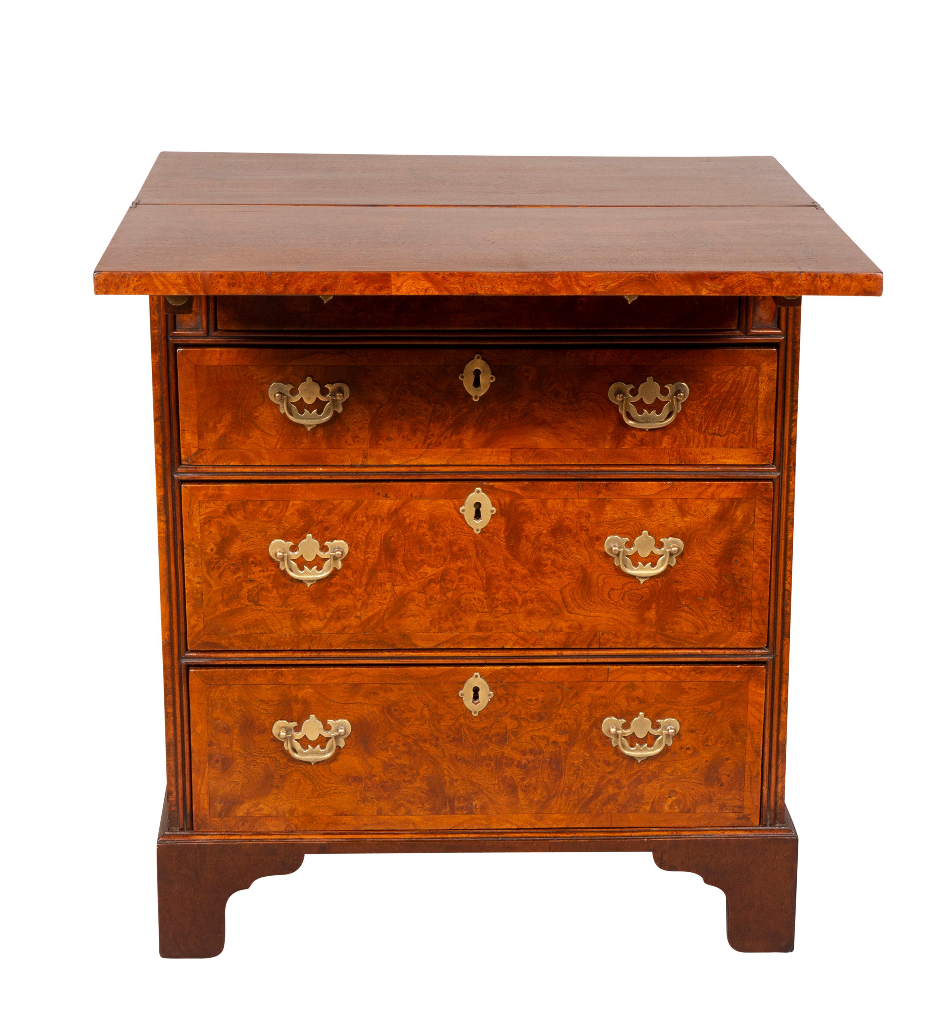 George I Style Burl Walnut Bachelors Chest In Good Condition In Essex, MA