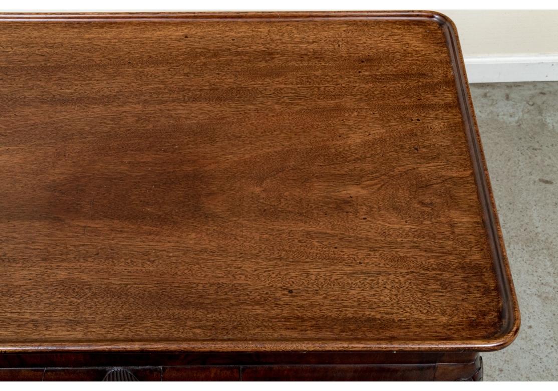 Table d'appoint en acajou sculpté de style George I en vente 1
