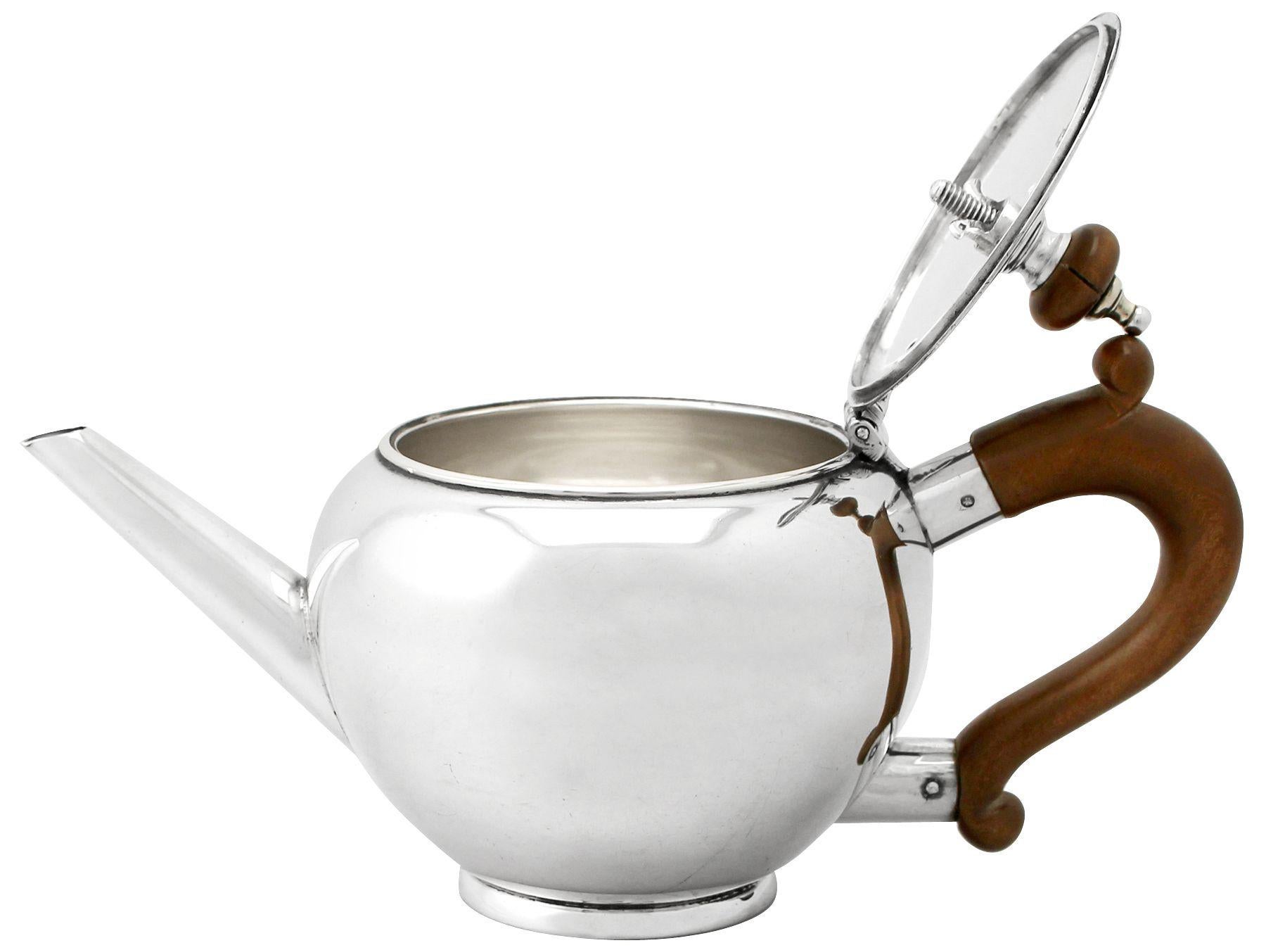 Tetera de soltero vintage de plata de ley estilo Jorge I Silver en venta