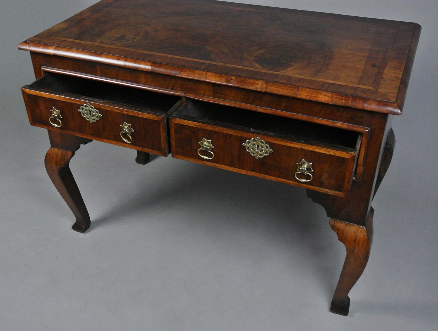 18th Century and Earlier George I Walnut and Laburnum Oyster Veneer Dressing Table c. 1730 For Sale