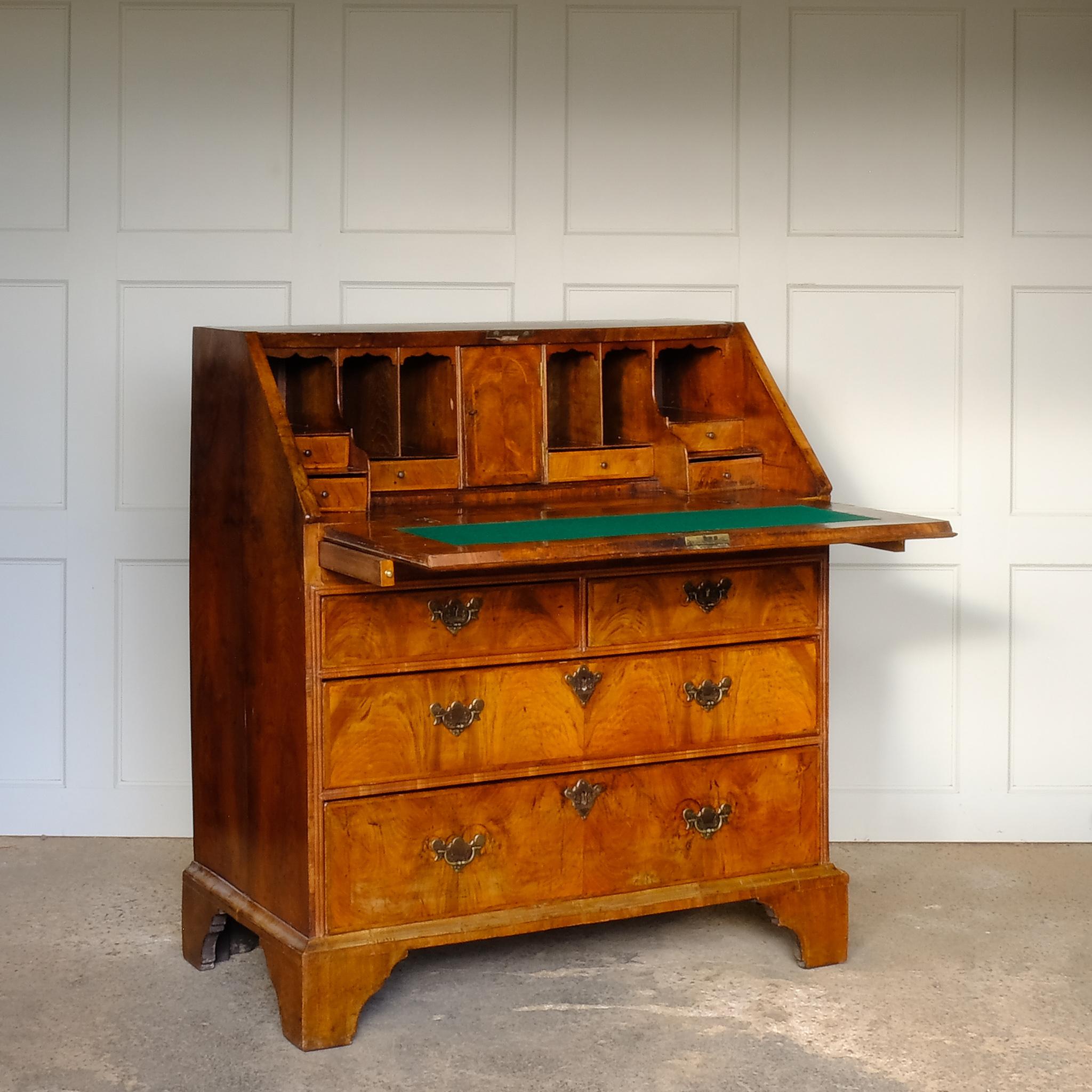 George I Walnut Bureau In Good Condition For Sale In Kettering, GB