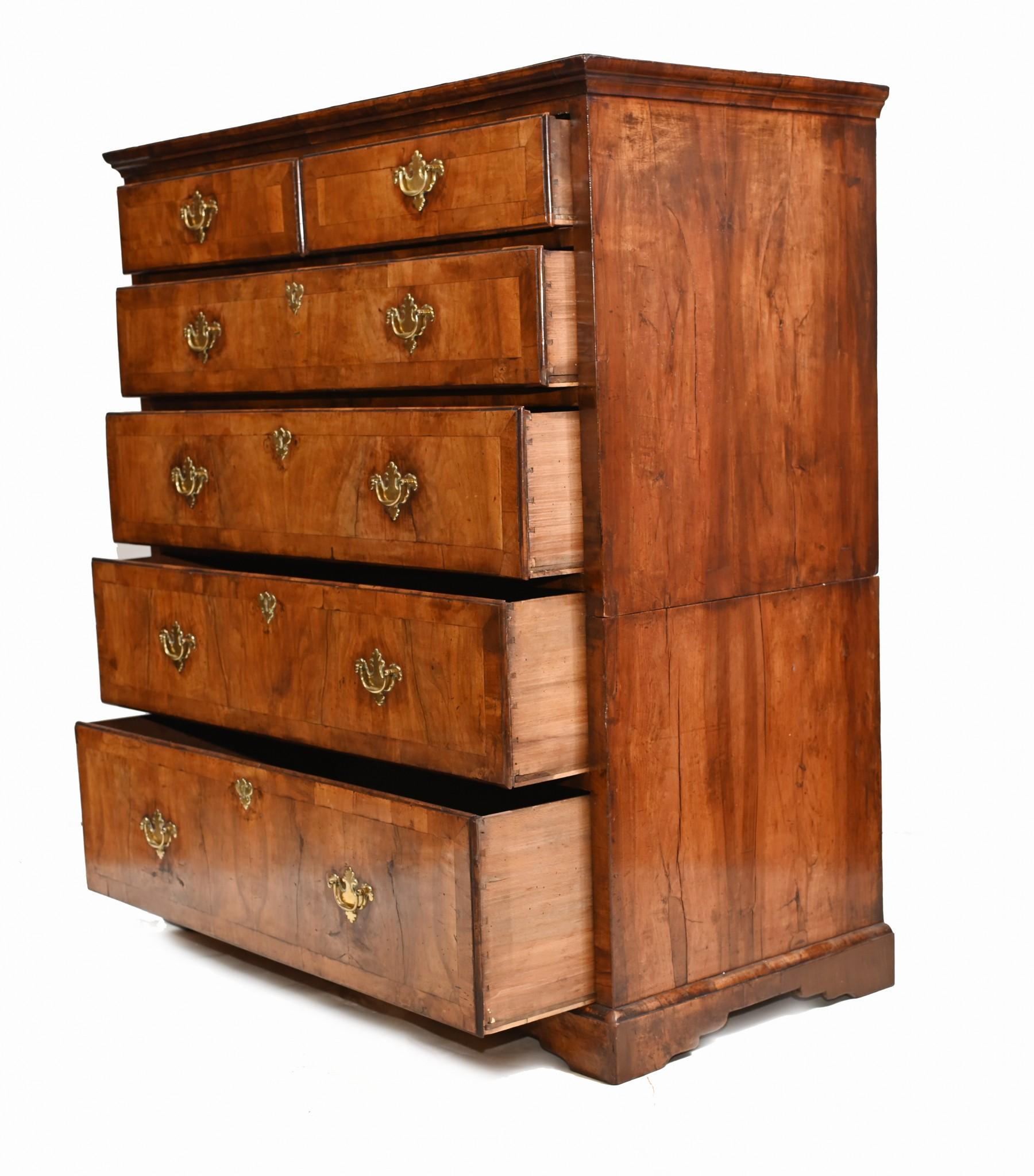 Noce Cassettiera in noce Giorgio I Antica 1720 in vendita