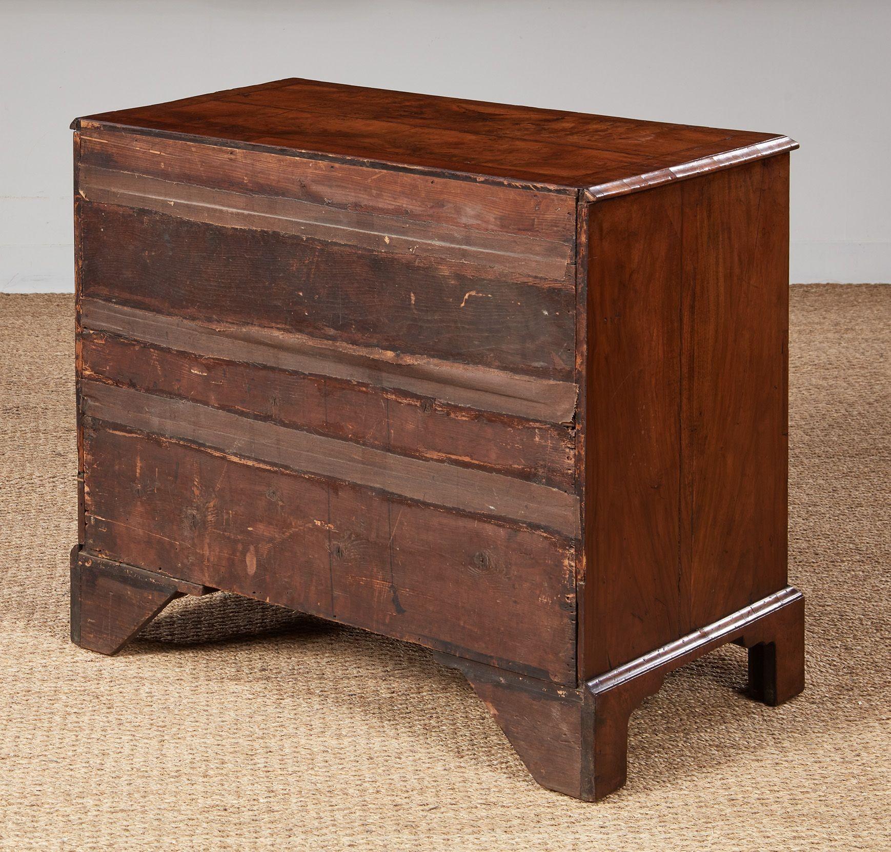 George I Walnut Desk en vente 7
