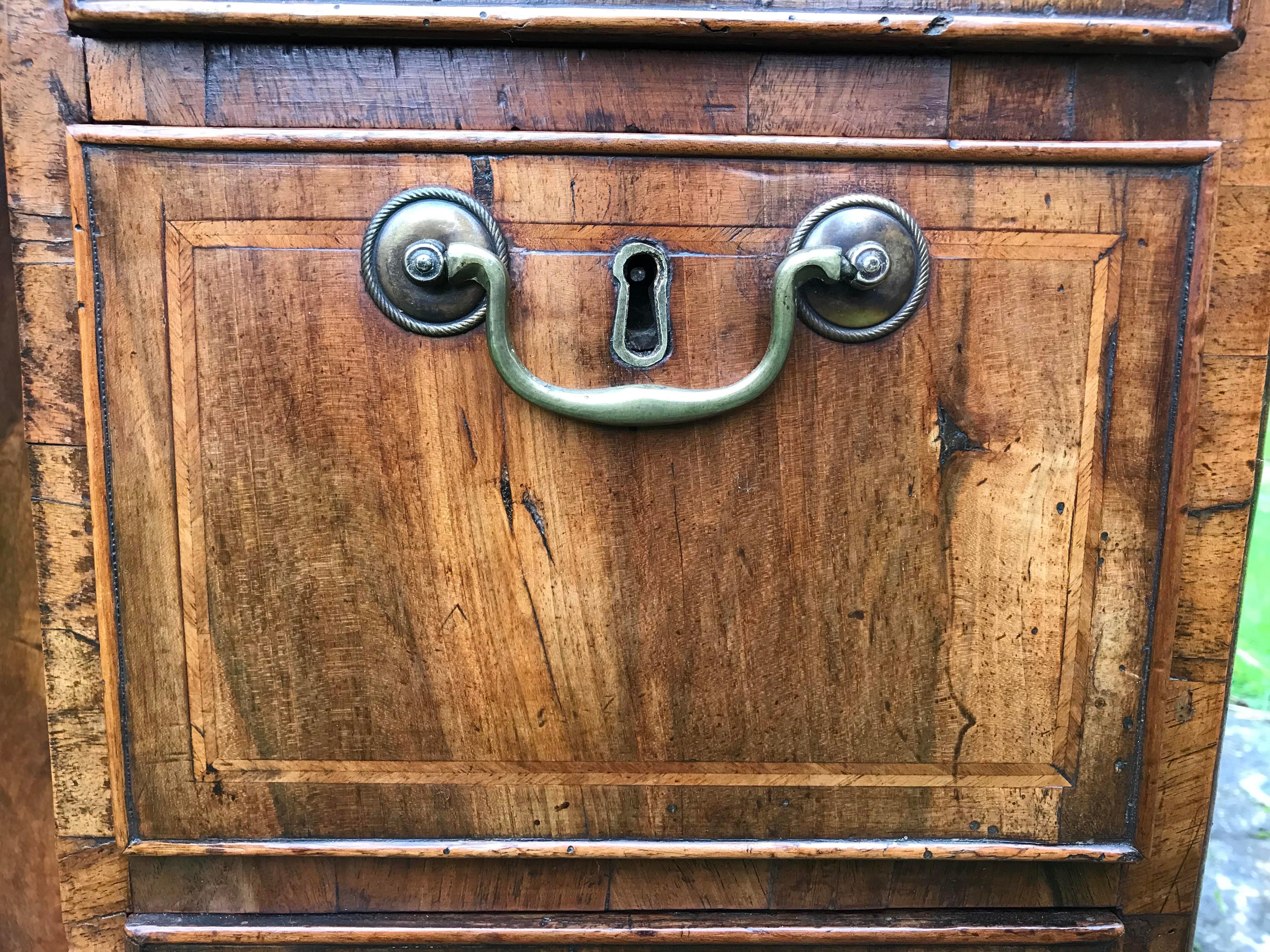 George I Walnut Secretaire Kneehole Desk In Good Condition For Sale In Lymington, GB