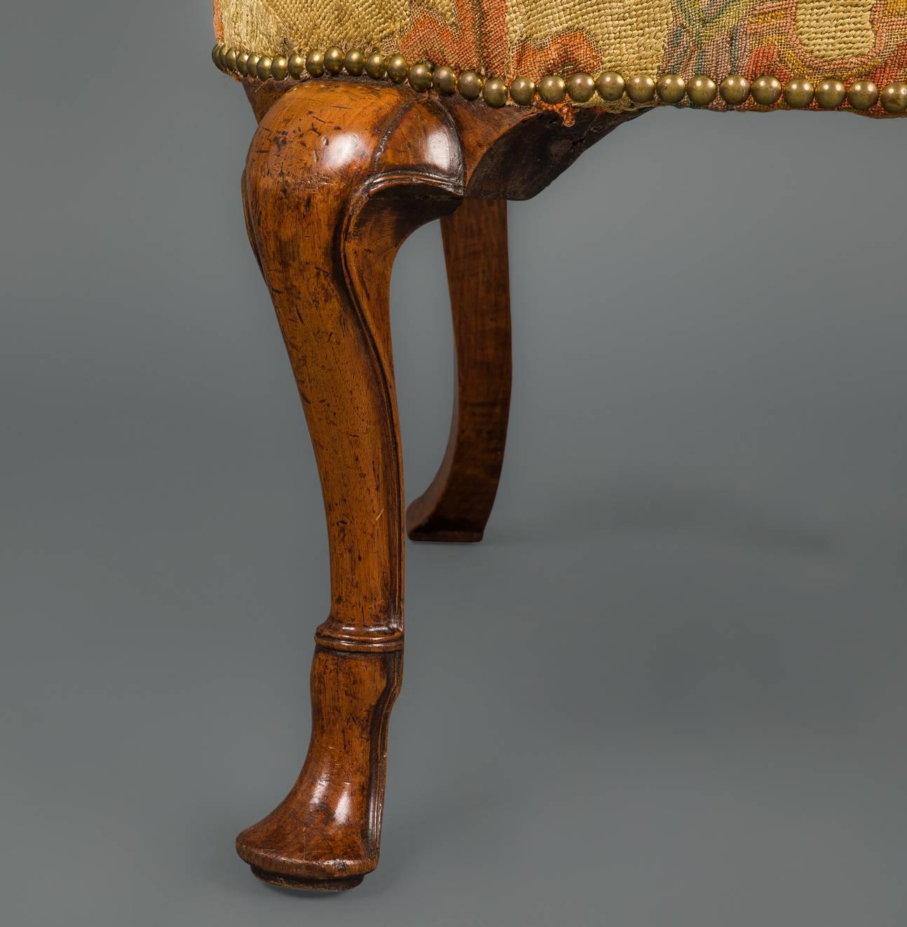 George I Walnut Shepherd’s Crook Armchair In Excellent Condition In New York, NY