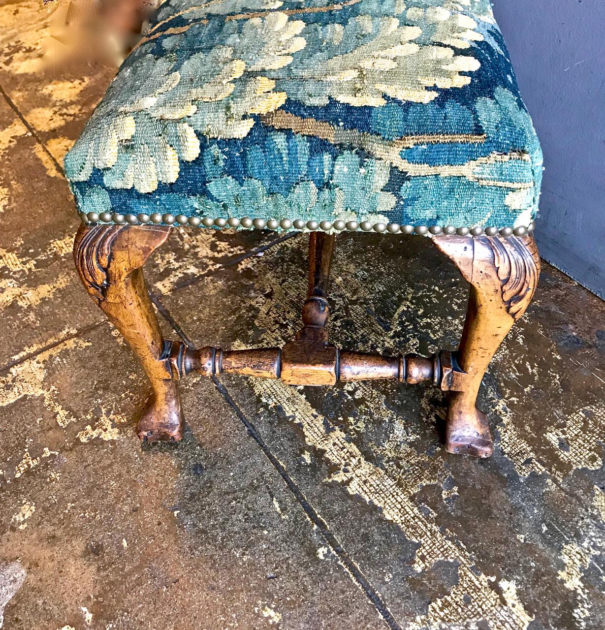George I Walnut Stool In Good Condition In Pasadena, CA