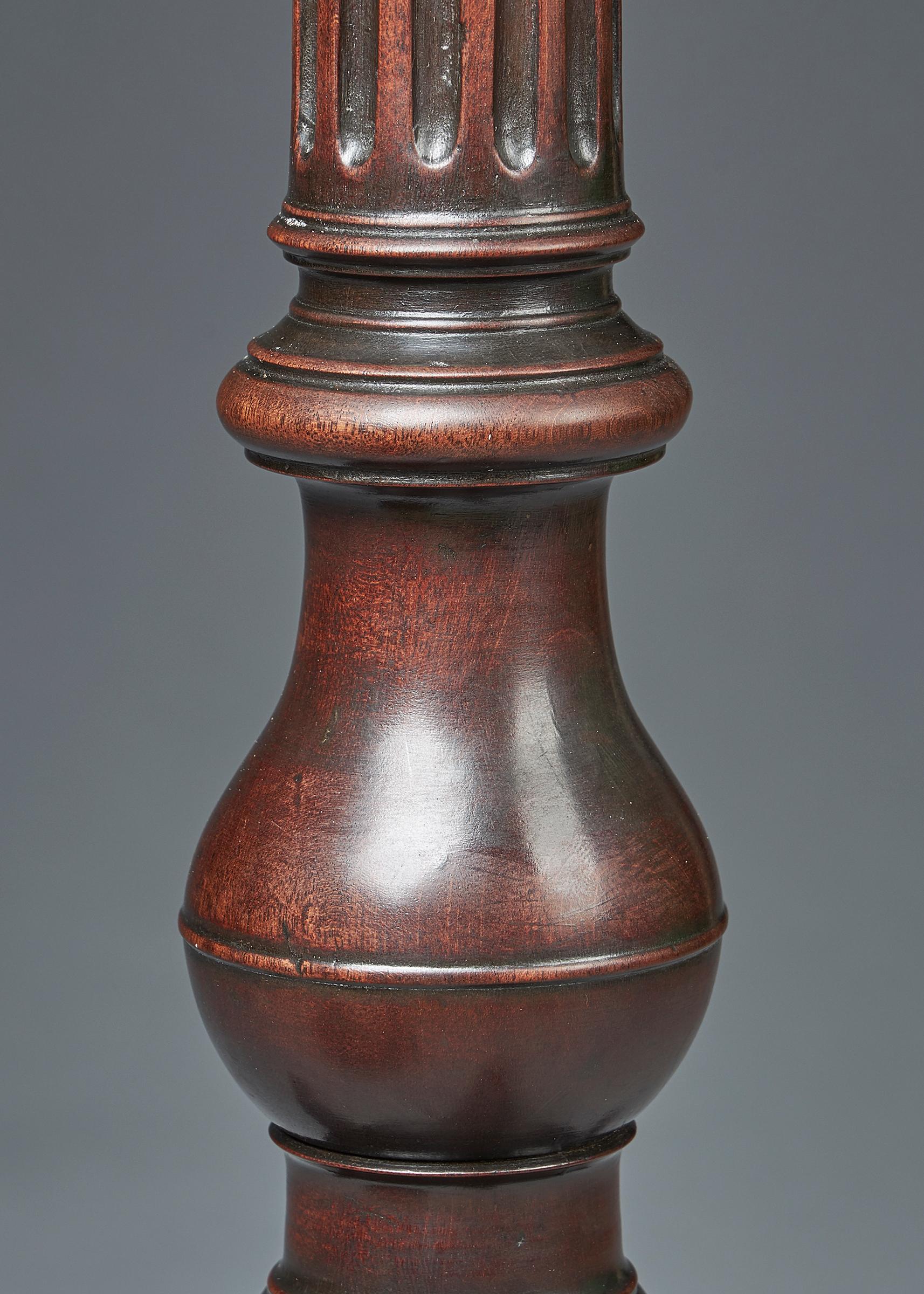 George II 18th Century Mahogany Torchiere For Sale 1