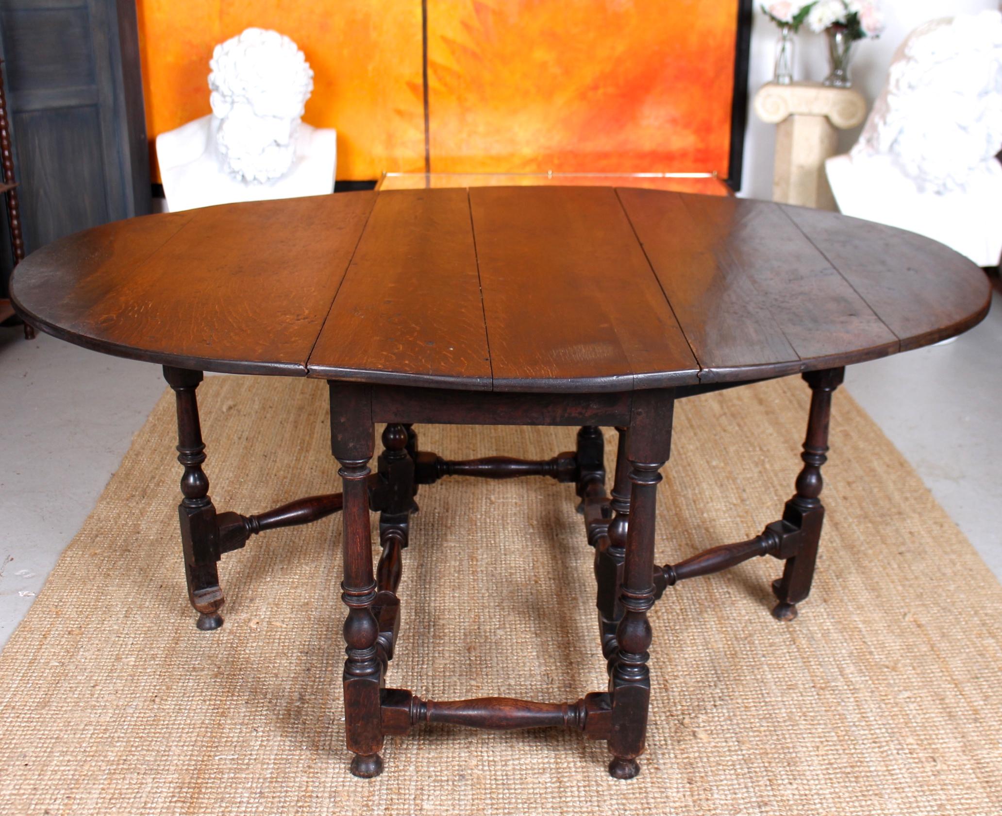 George II 18th Century Oak Gateleg Dining Table English In Good Condition For Sale In Newcastle upon Tyne, GB