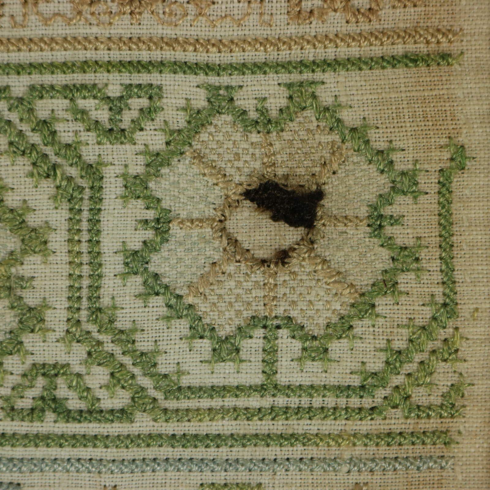 George II Band Sampler, datiert 1678, genäht von EV im Angebot 12