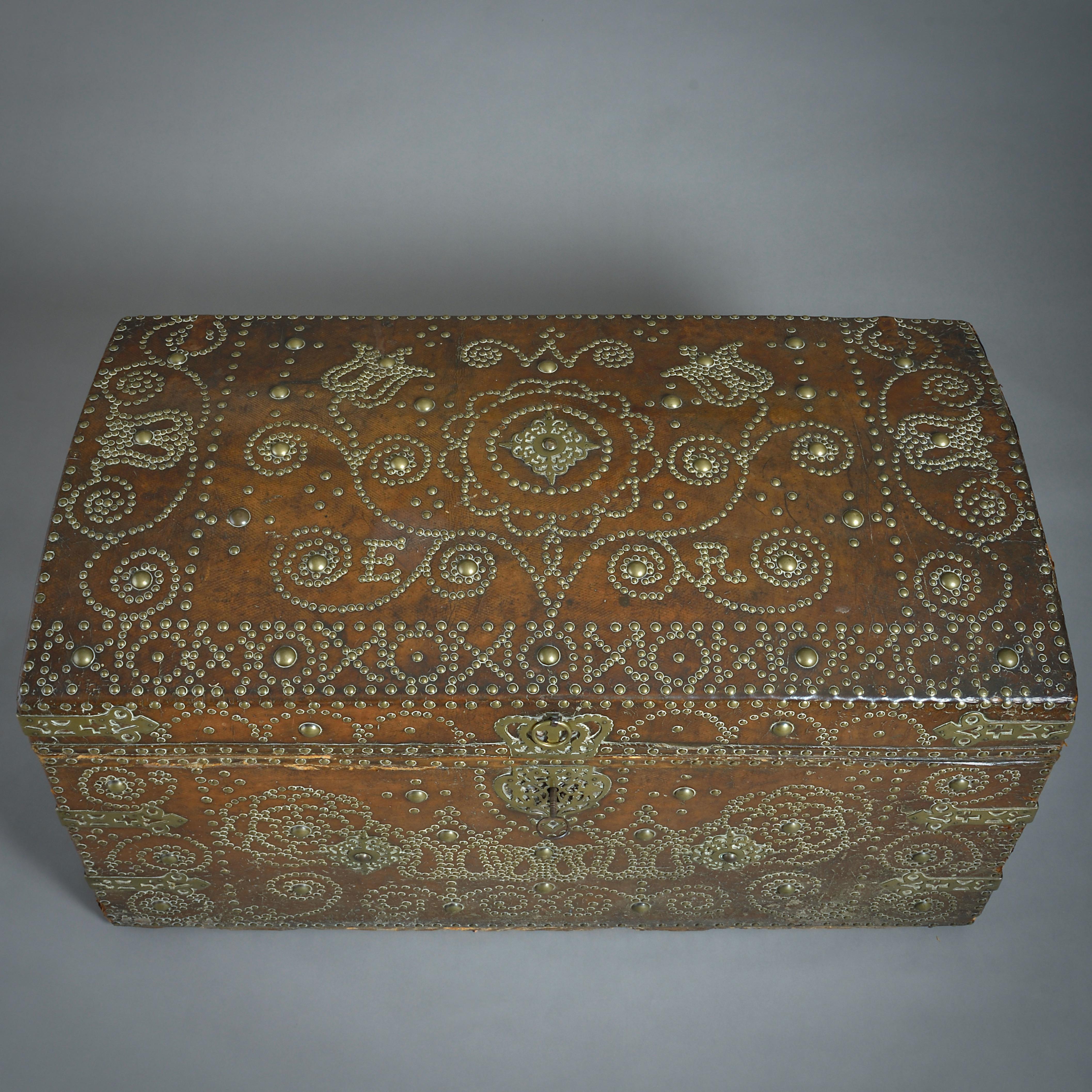 George II Brass-Studded Leather Trunk In Good Condition For Sale In London, GB