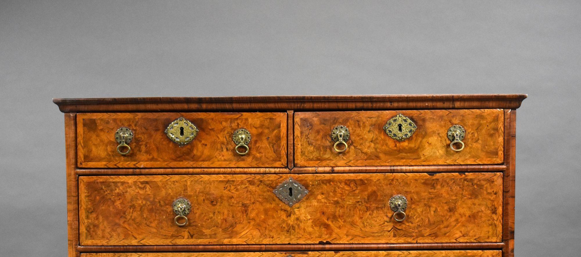 George II Burr Walnut Chest of Drawers For Sale 1