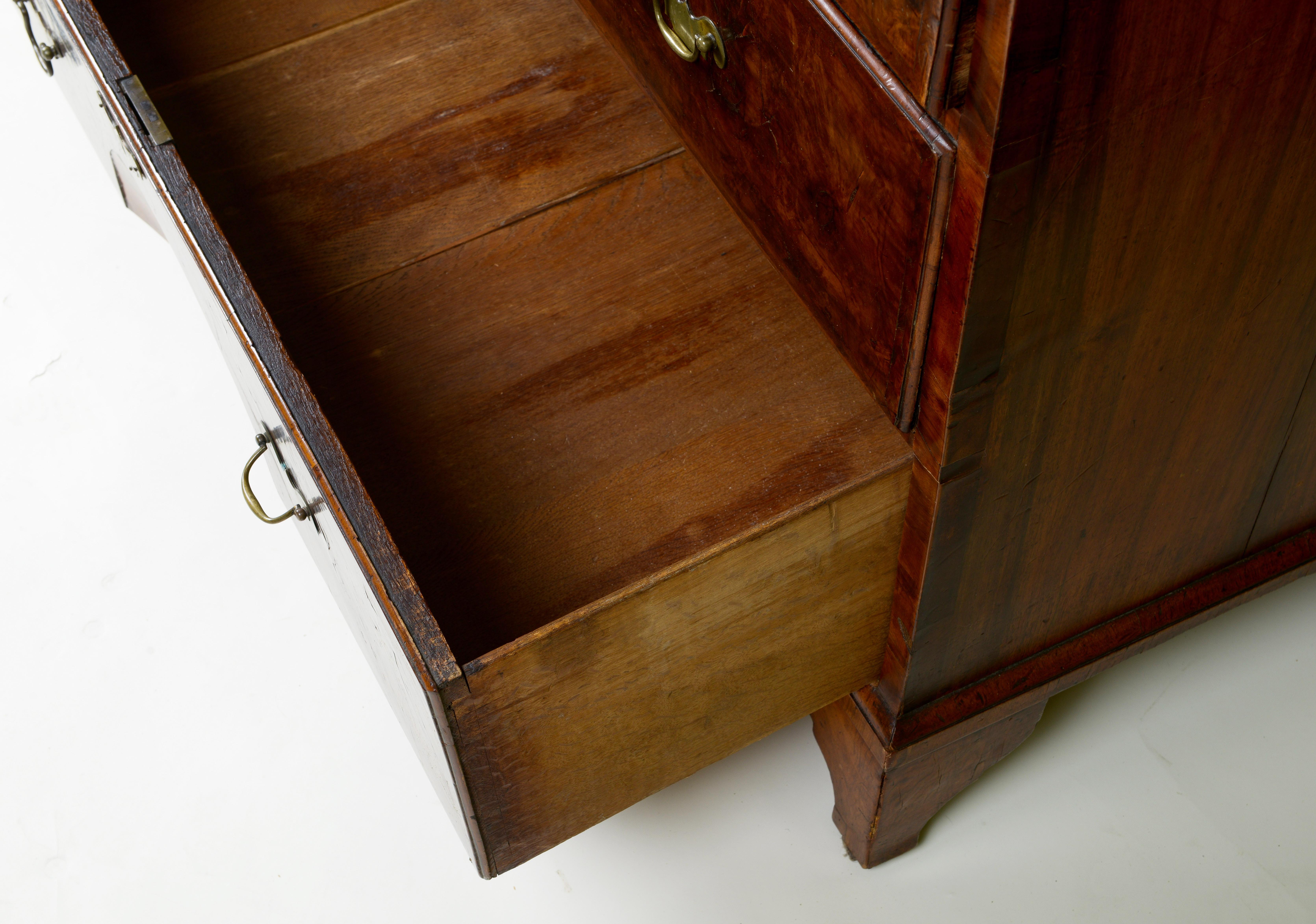 Cassapanca in radica di noce George II in vendita 4