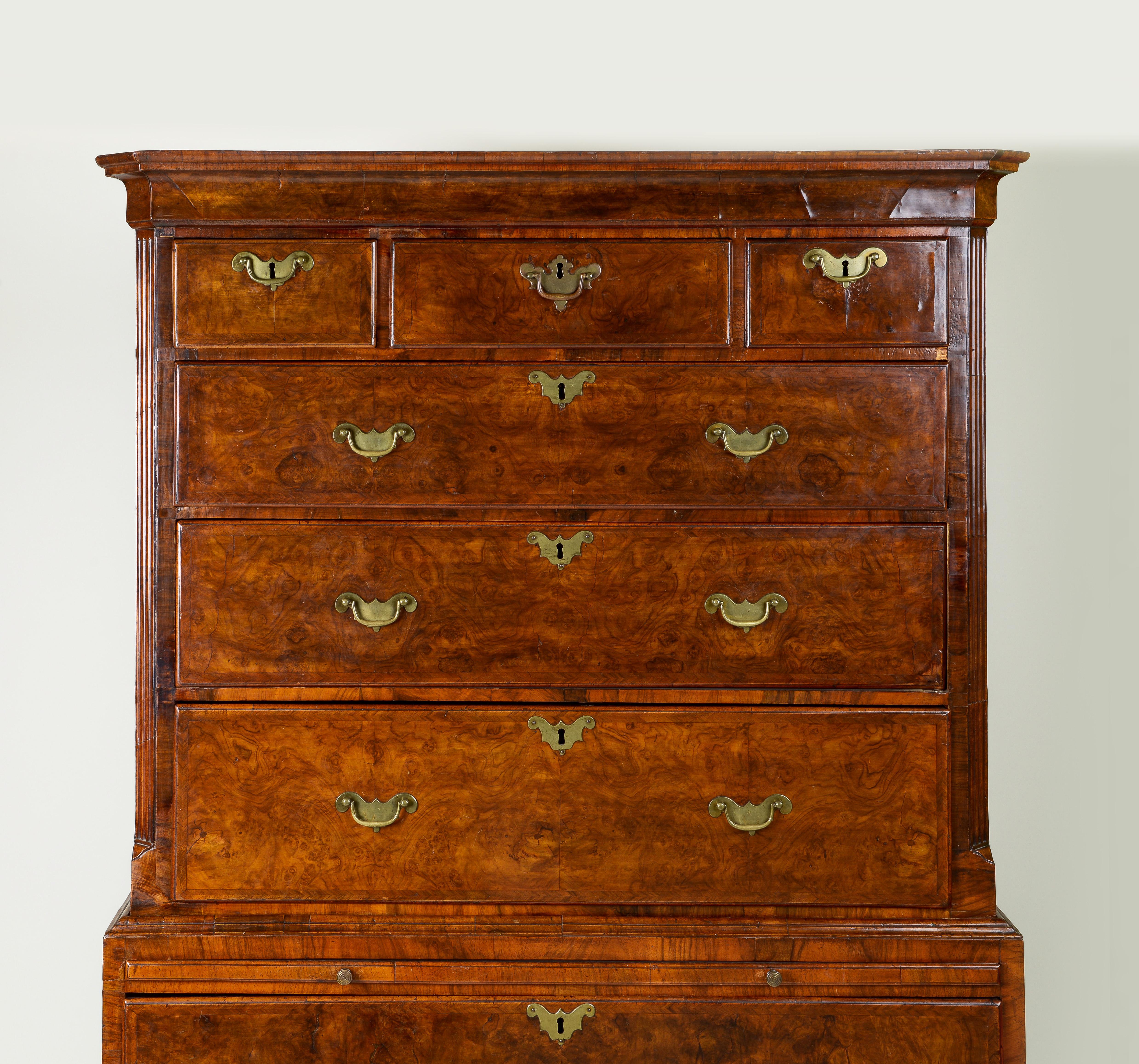 Britannico Cassapanca in radica di noce George II in vendita