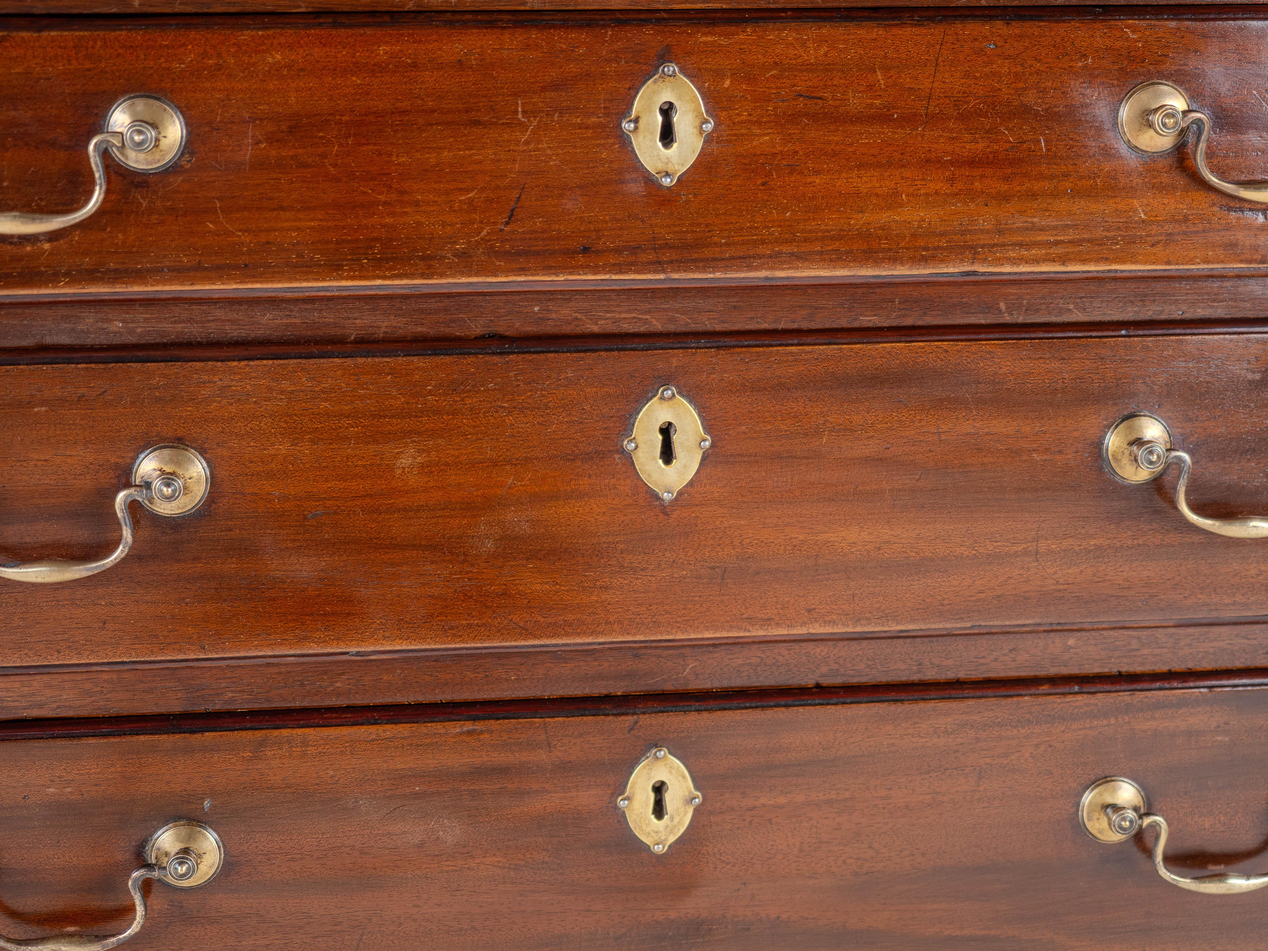 George II C18e Commode à tiroirs en acajou pour célibataires Slide à brossage de cuir C1750 en vente 10