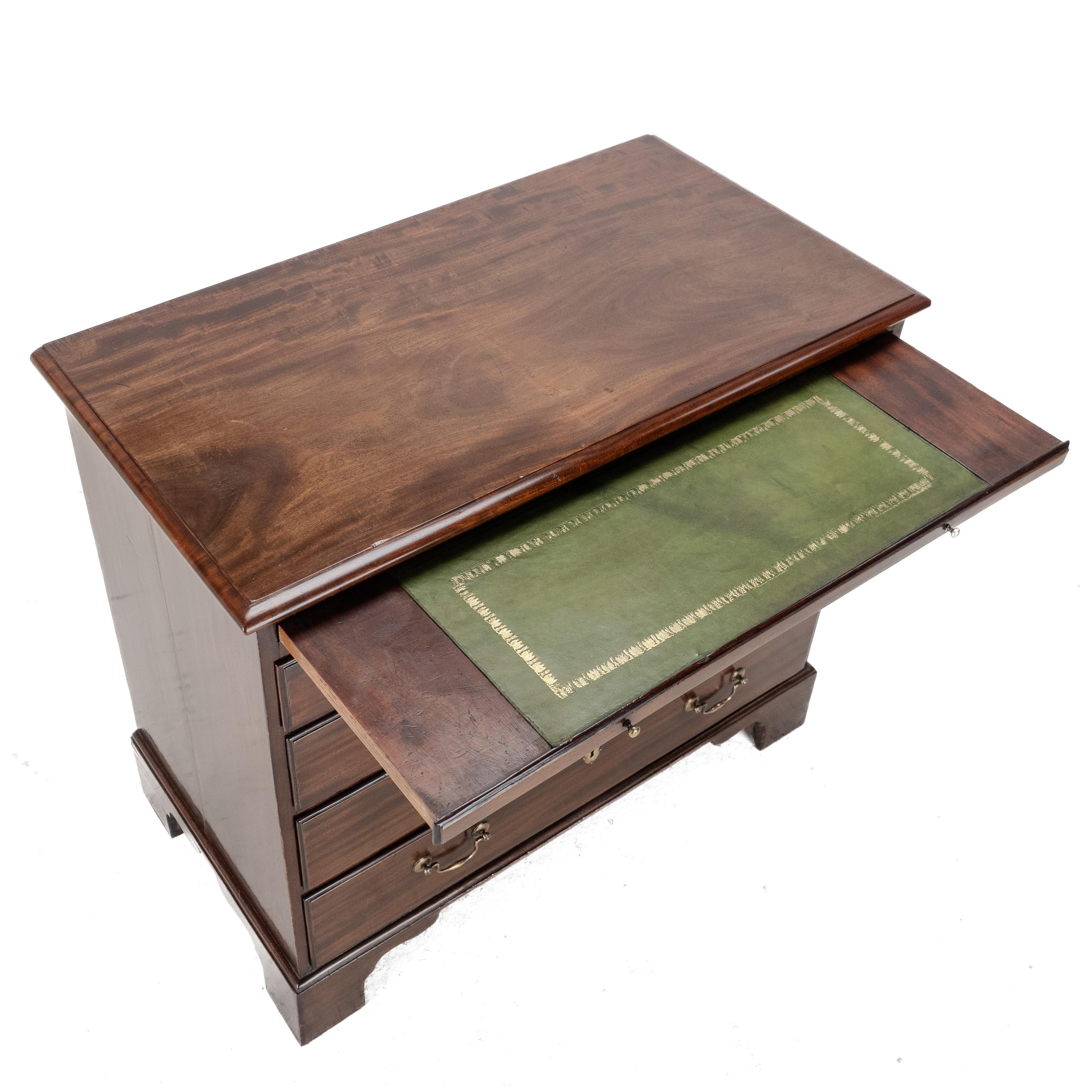 George II C18th Bachelors Mahogany Chest of Drawers Leather Brushing Slide c1750 For Sale 4