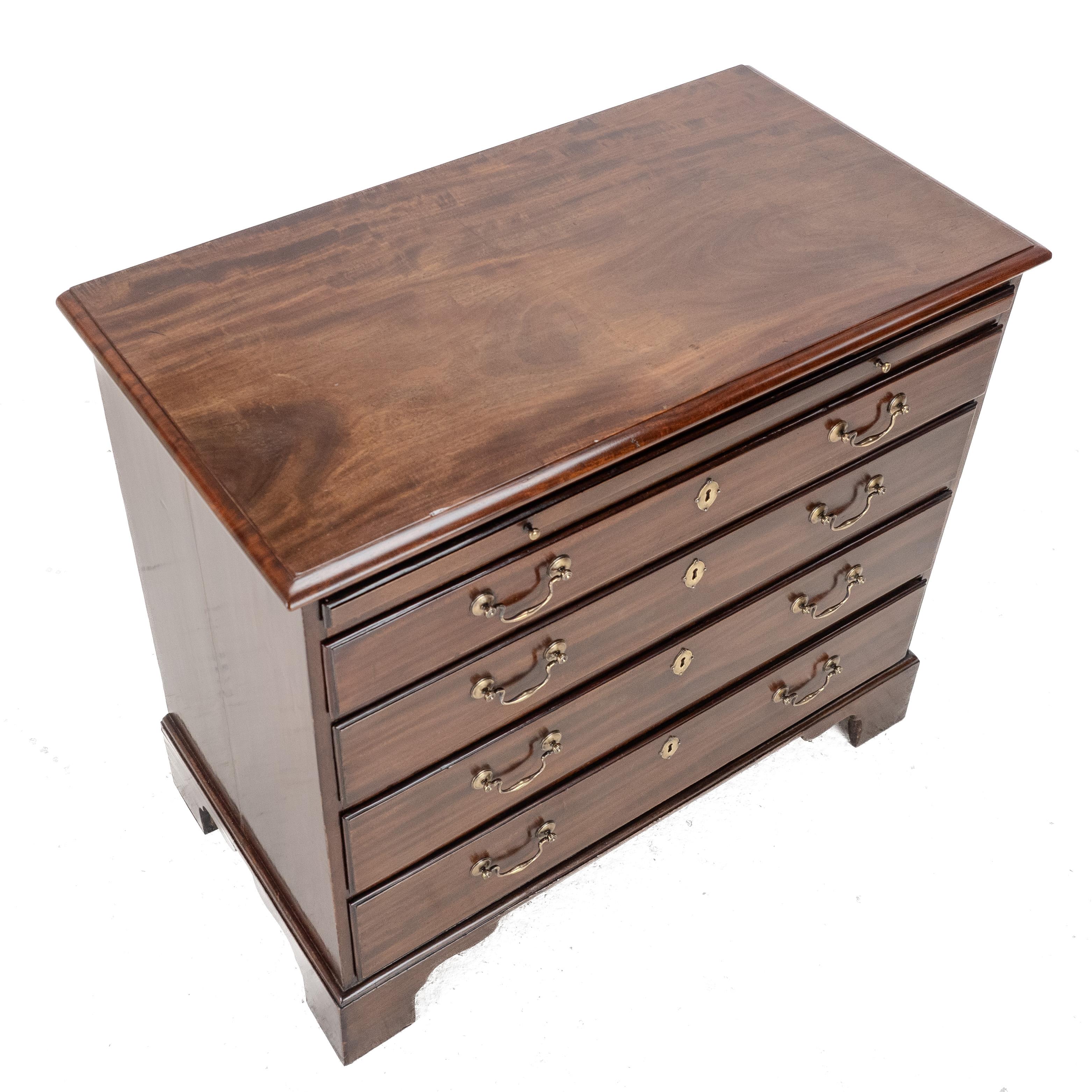 George II C18th Bachelors Mahogany Chest of Drawers Leather Brushing Slide c1750 For Sale 5