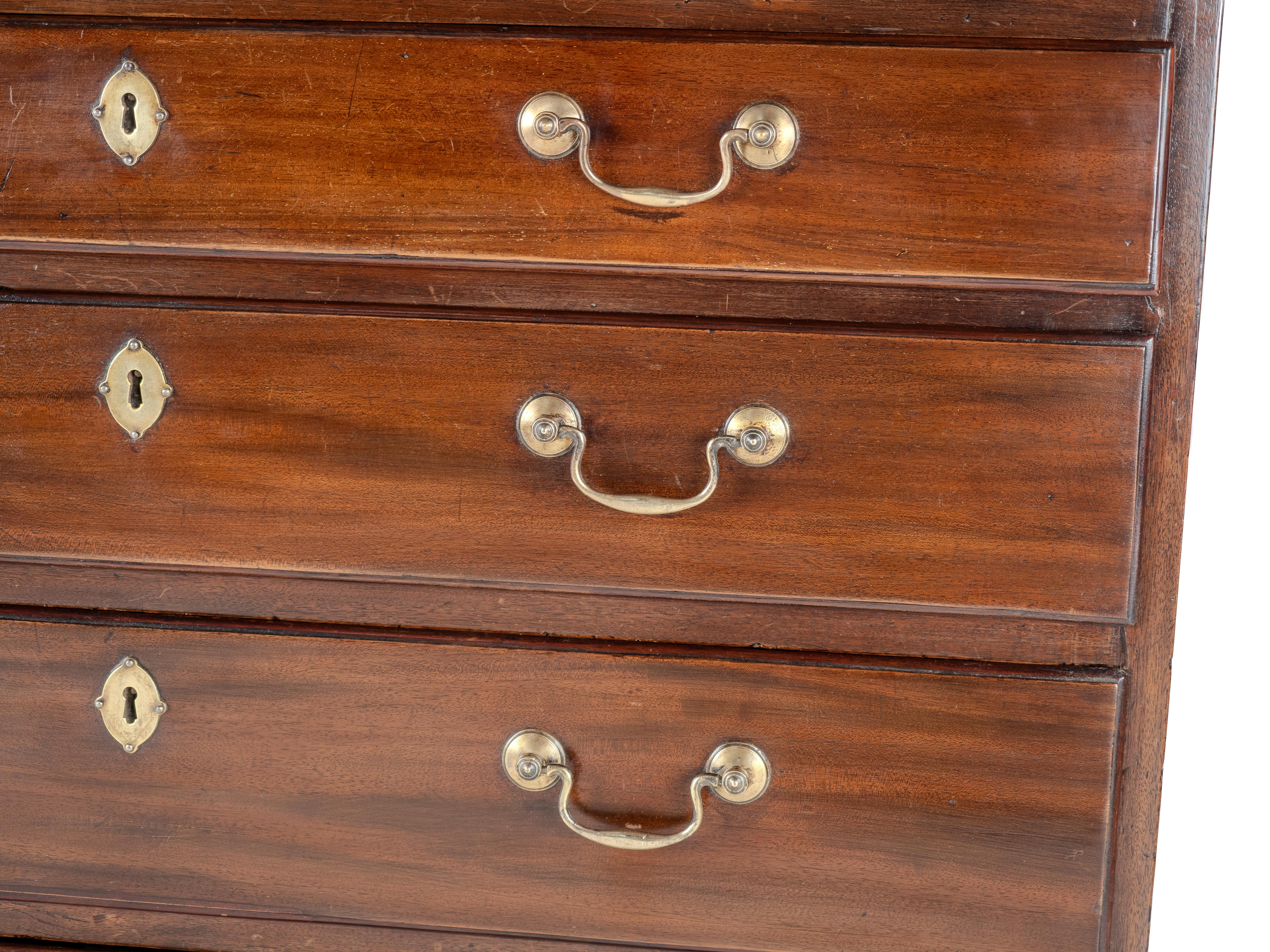 George II C18th Bachelors Mahogany Chest of Drawers Leather Brushing Slide c1750 For Sale 12
