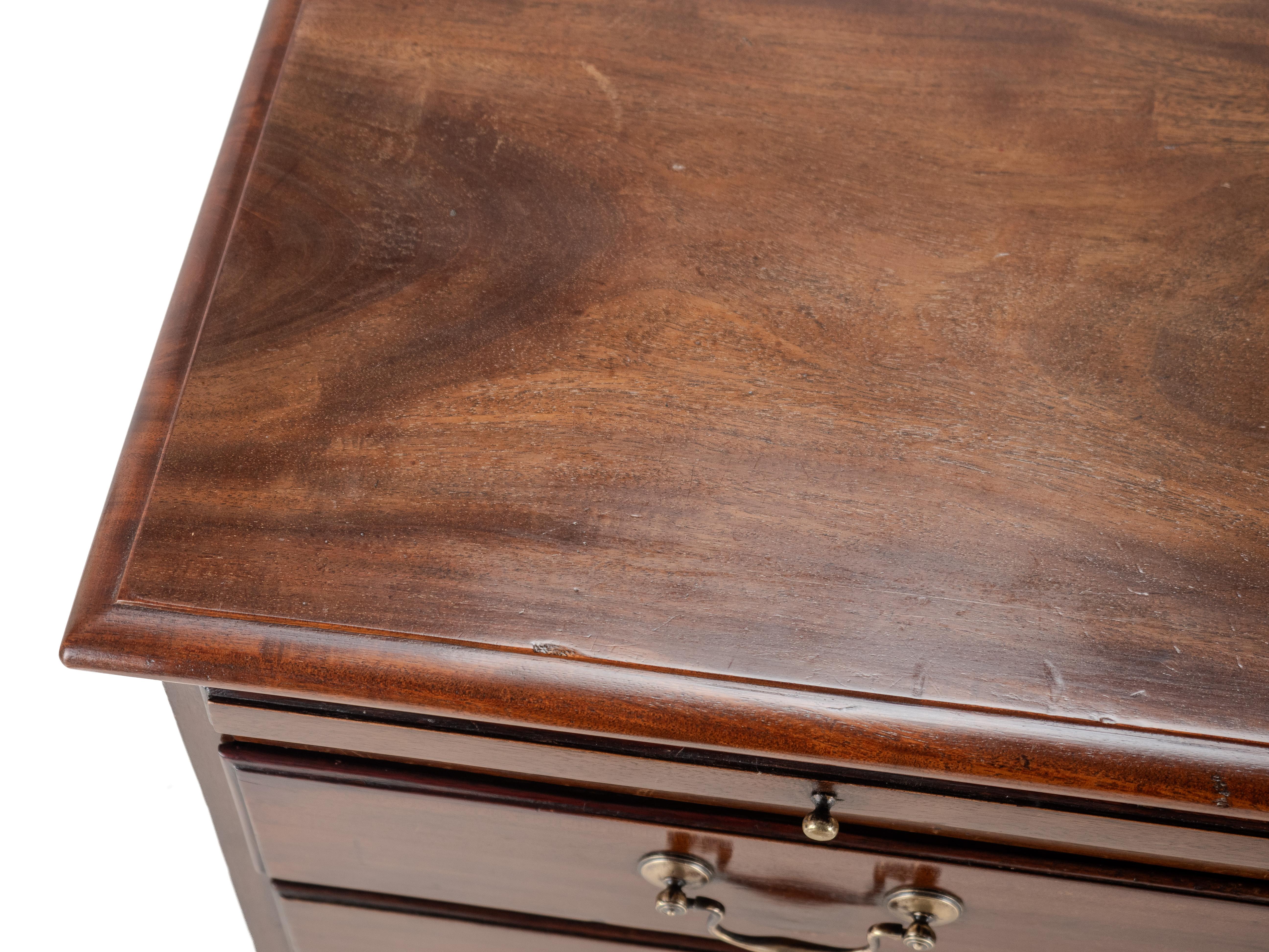 George II C18th Bachelors Mahogany Chest of Drawers Leather Brushing Slide c1750 For Sale 14