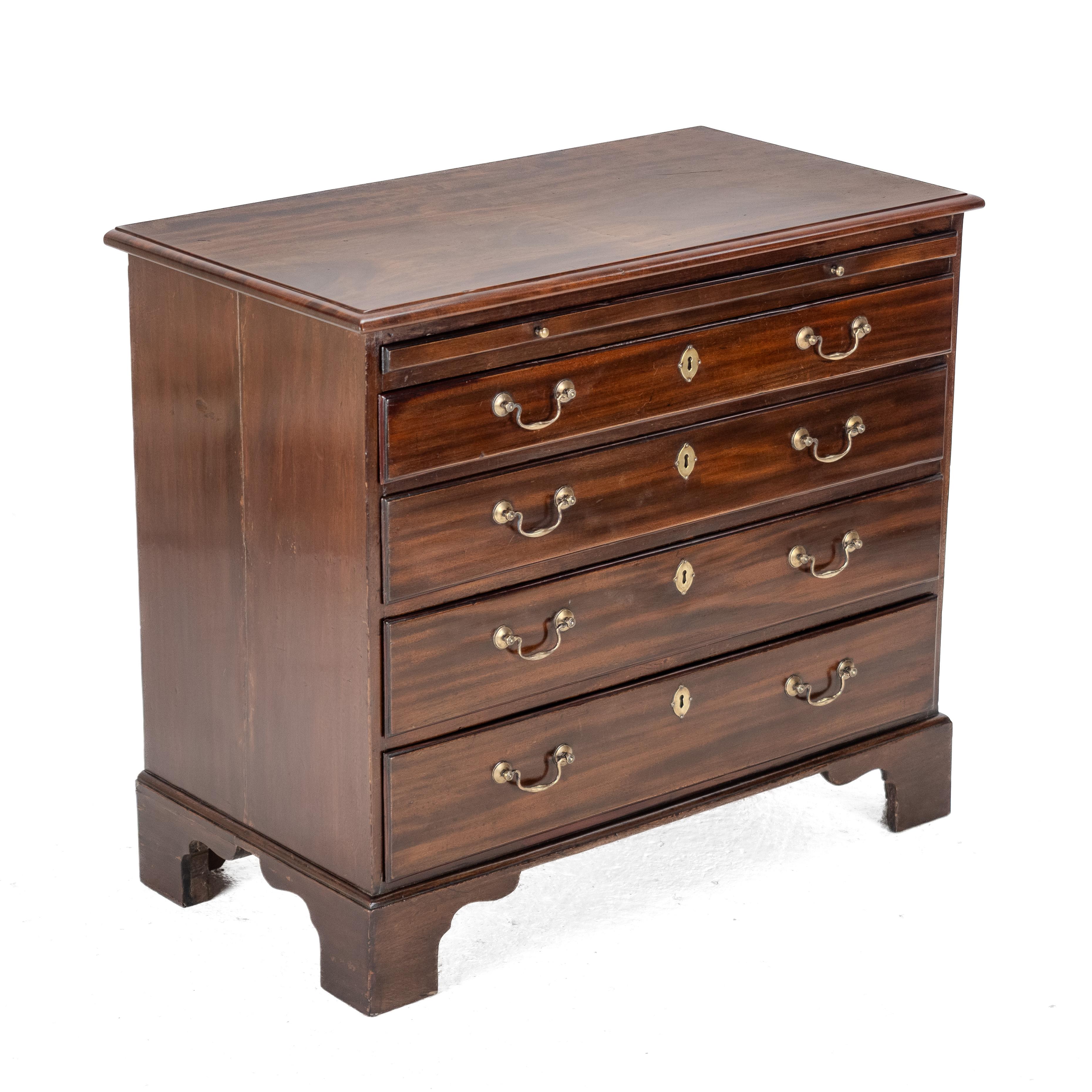 George II C18th Bachelors Mahogany Chest of Drawers Leather Brushing Slide c1750 For Sale 1