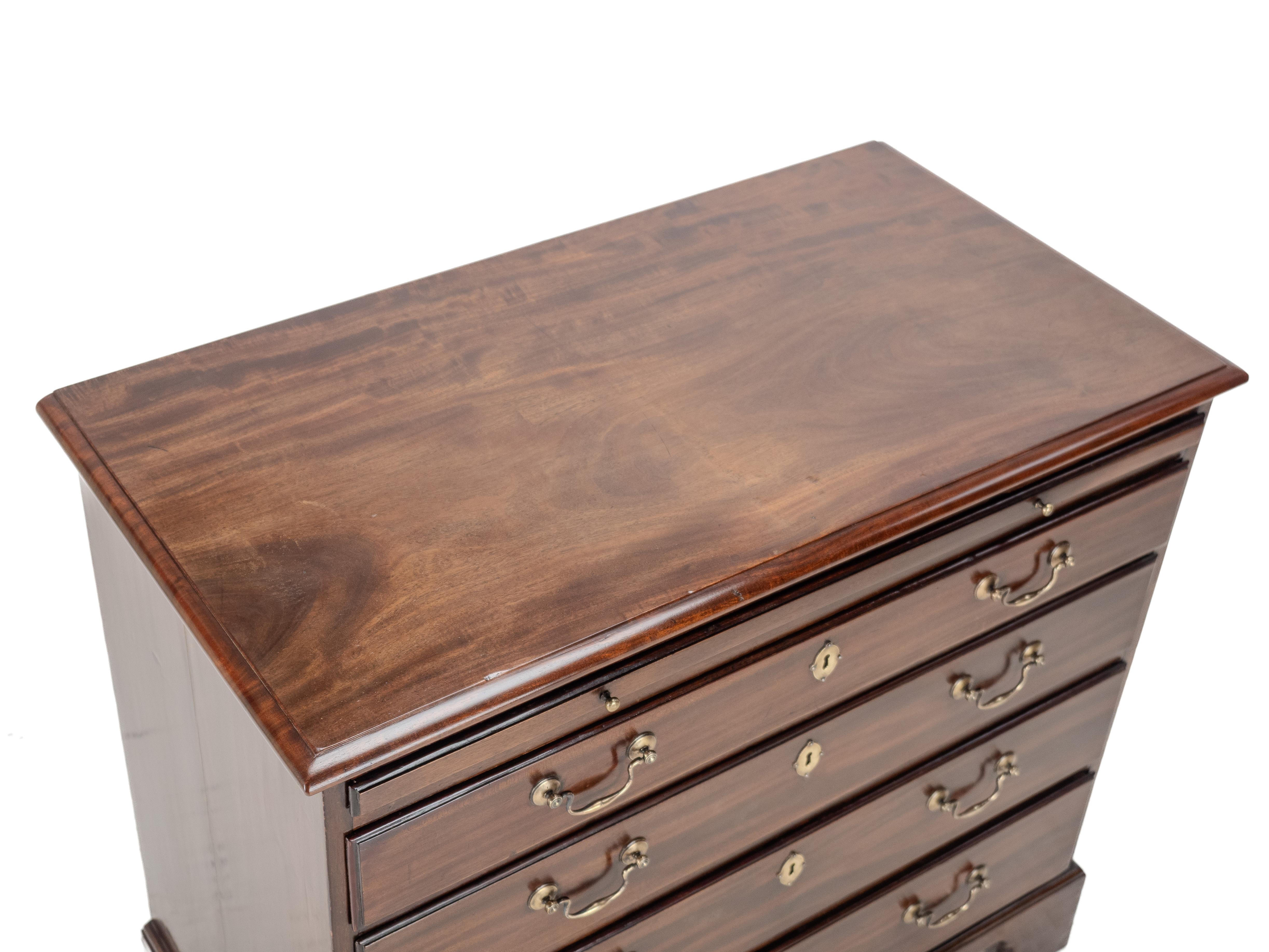 George II C18th Bachelors Mahogany Chest of Drawers Leather Brushing Slide c1750 For Sale 2