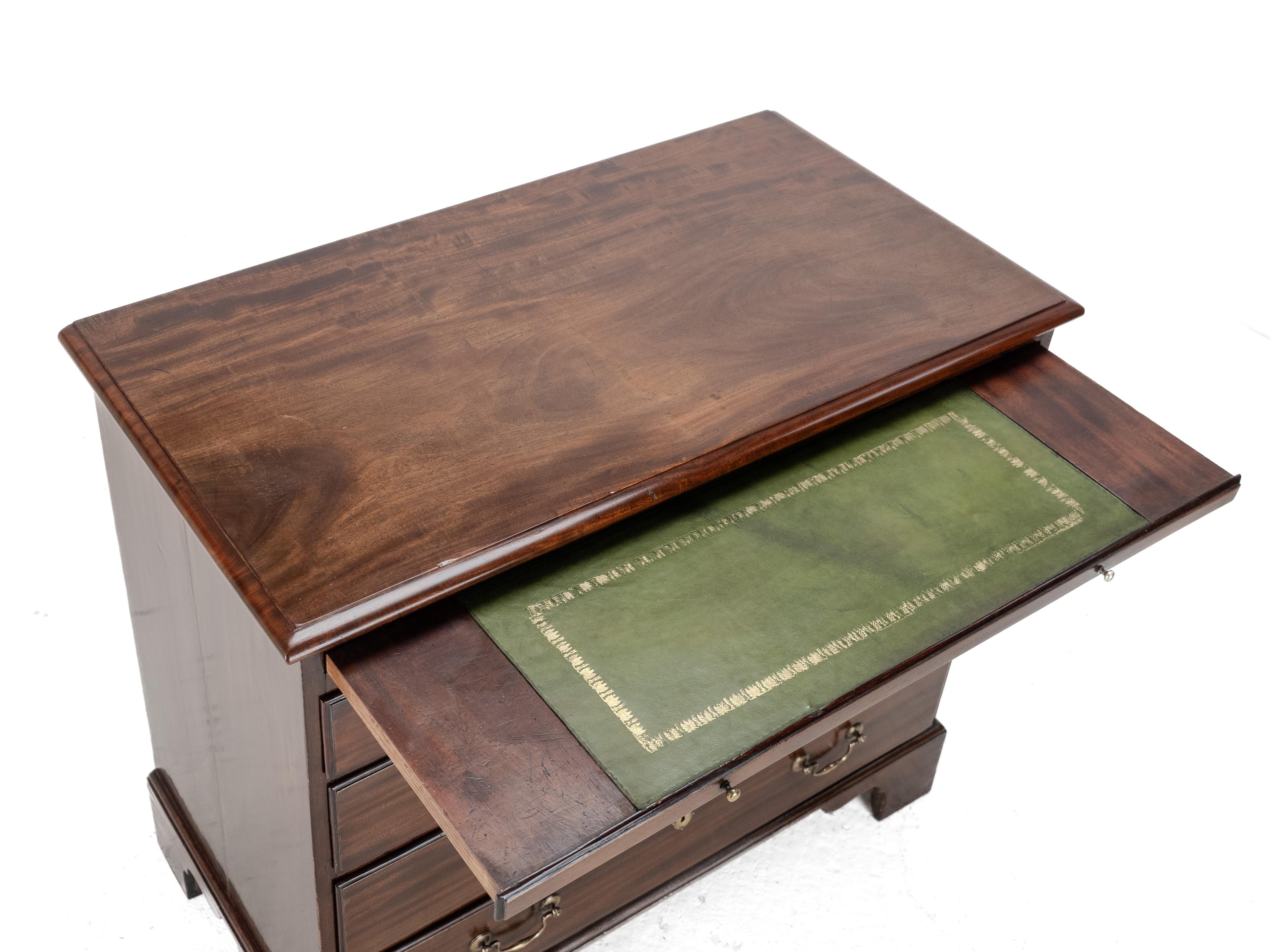 George II C18th Bachelors Mahogany Chest of Drawers Leather Brushing Slide c1750 For Sale 3