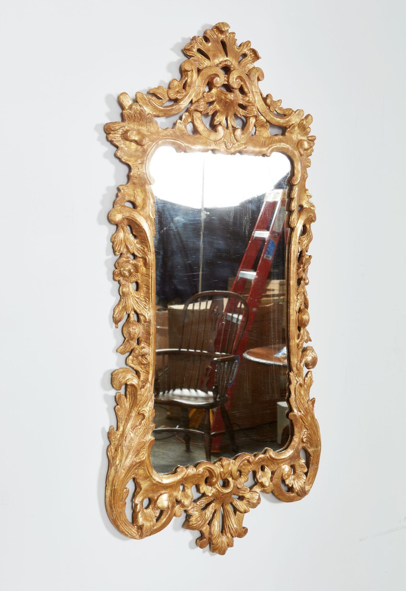 Miroir rococo sculpté et doré George II en vente 3